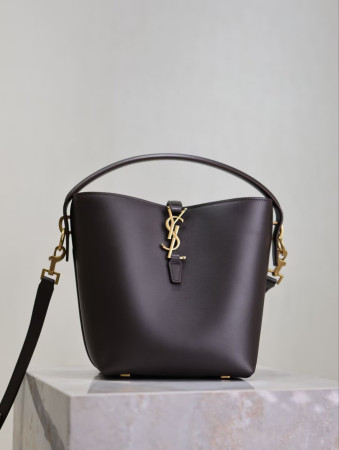 Y*L le 37 in shiny leather 17x20x13cm