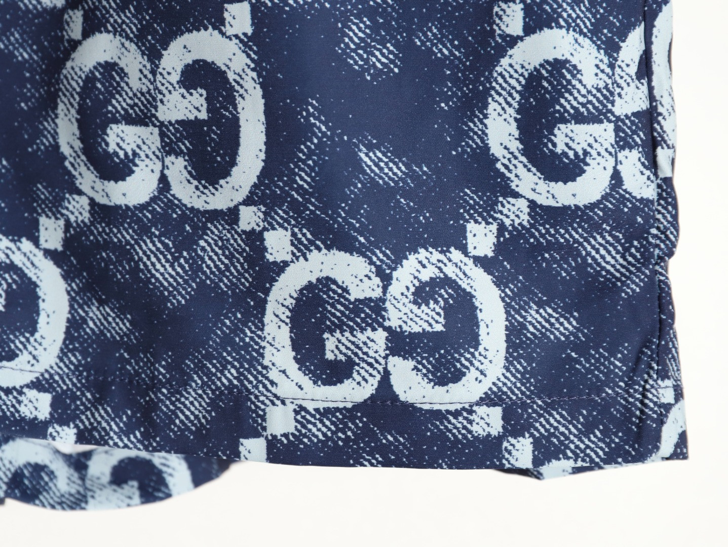 G*u*i 25ss shorts