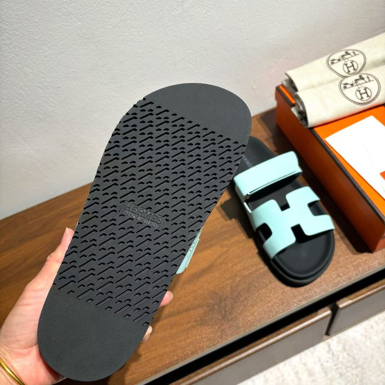 UA Hermès Chypre Sandal