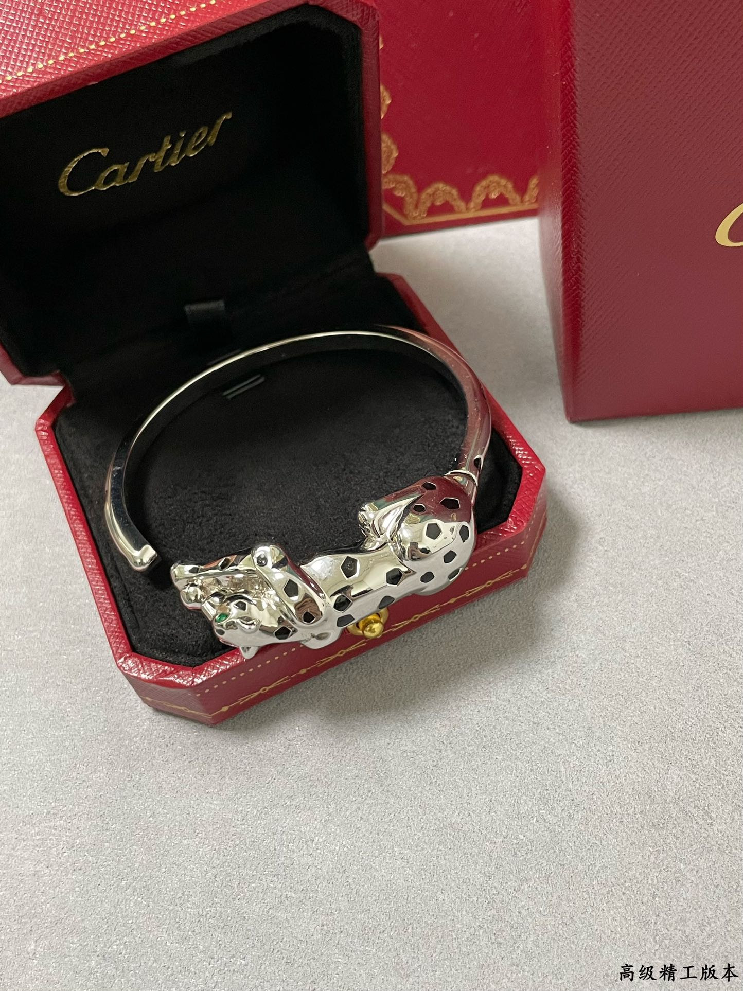 Ca*t*er light gold spotted leopard bracelet