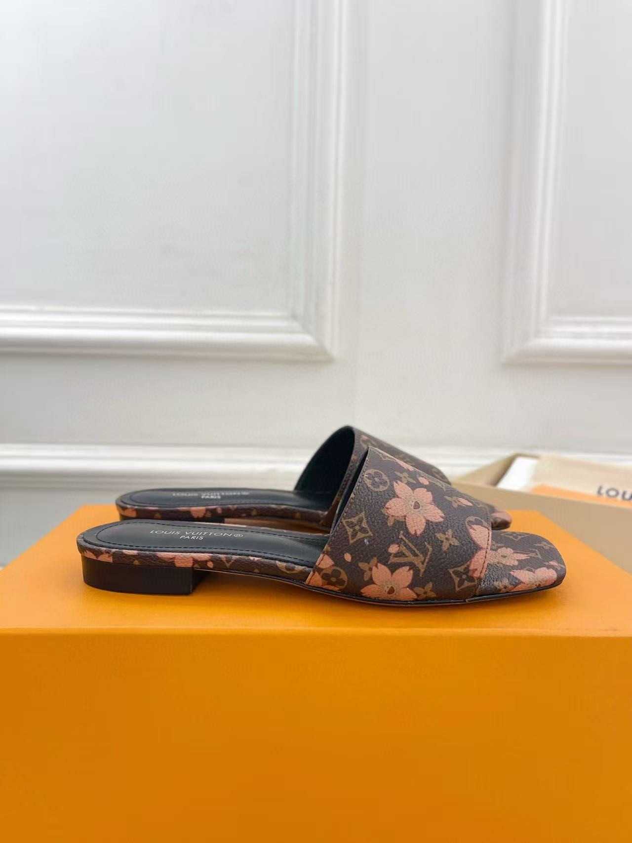 UA LV SLIDES