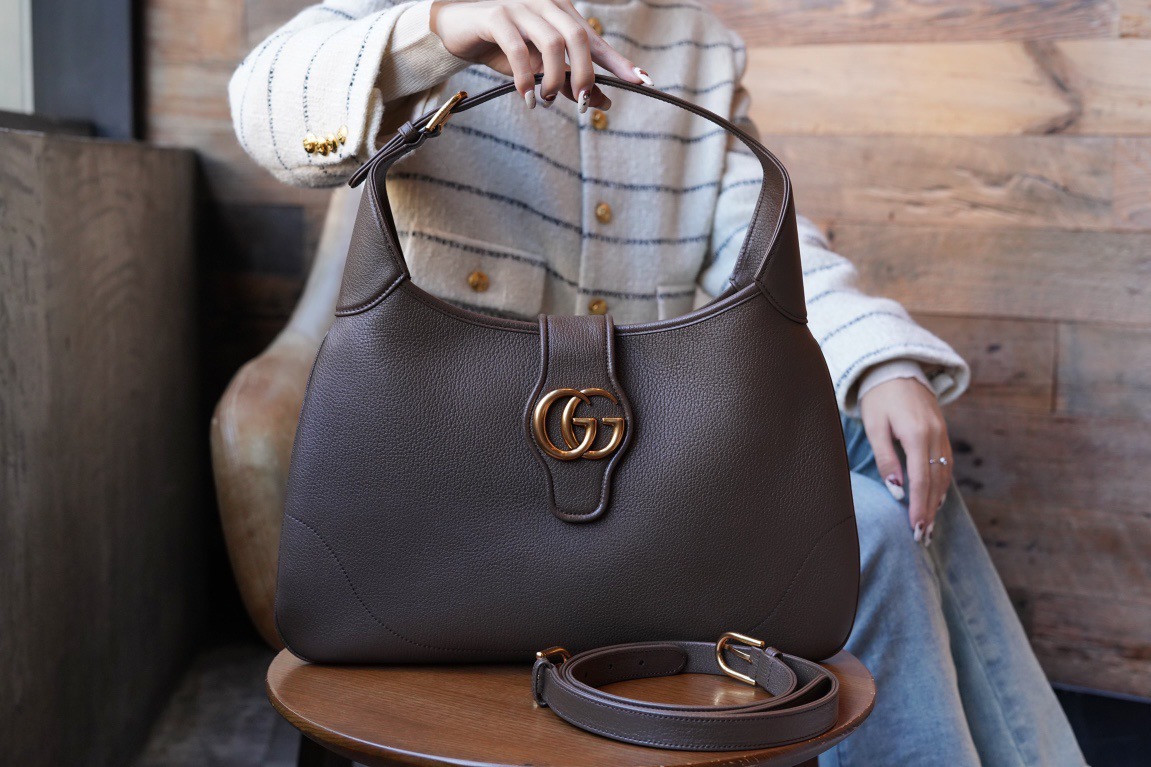 Aphrodite medium shoulder bag