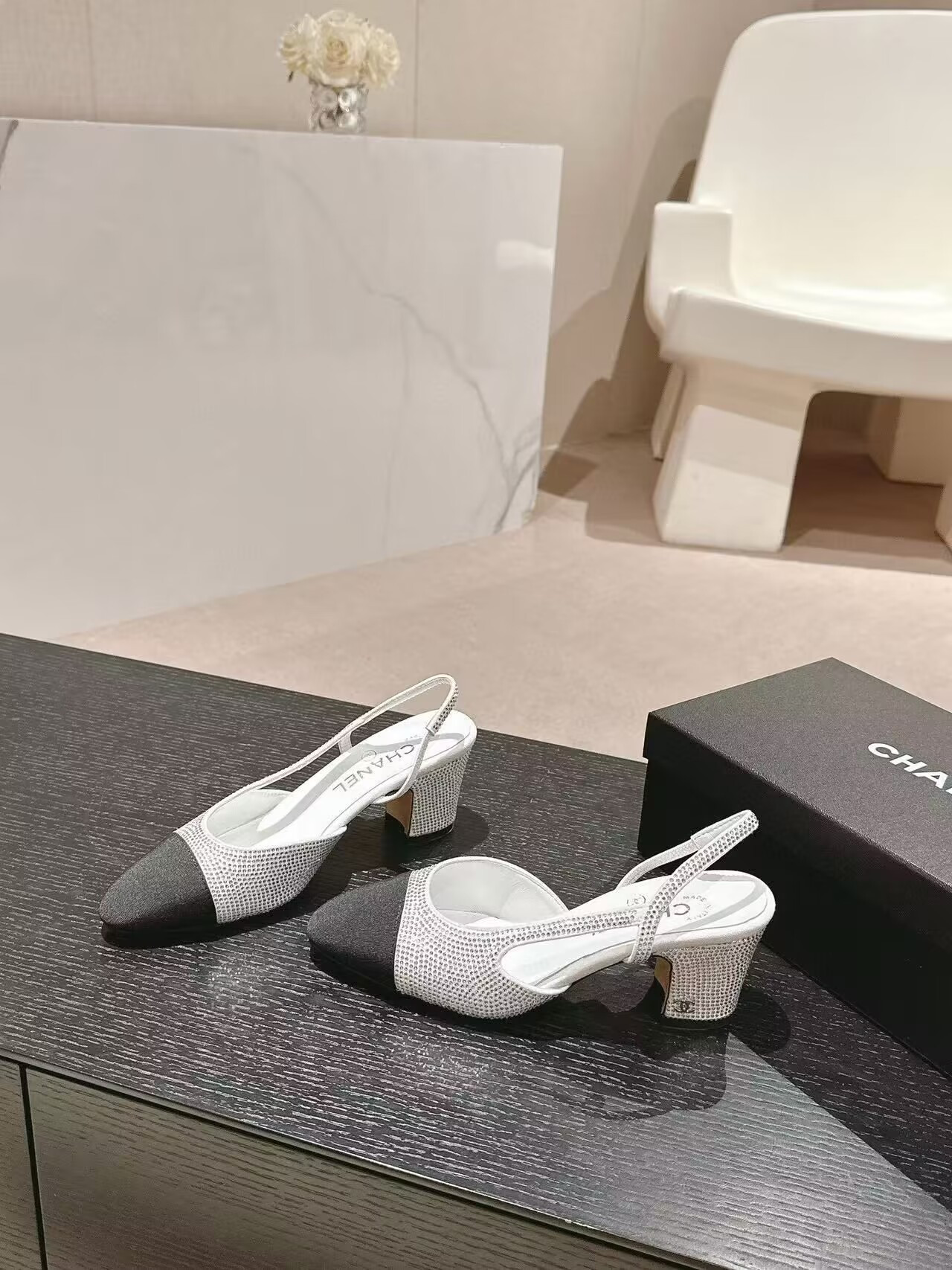 ua Ch*el slingbacks