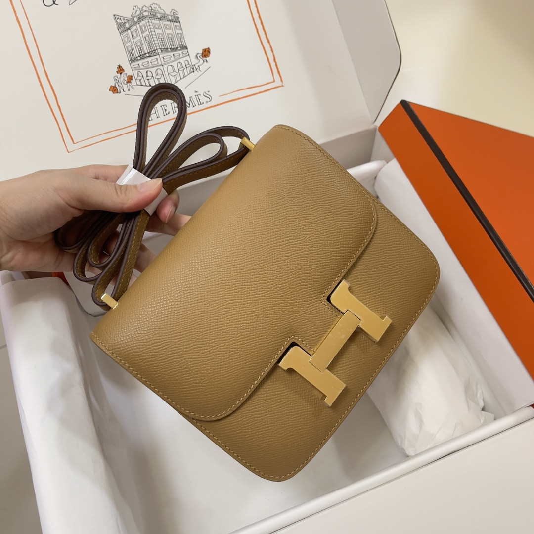Hermès Constance 19 Epsom Gold Hardware 7.25" x 6.25" x 2.25"