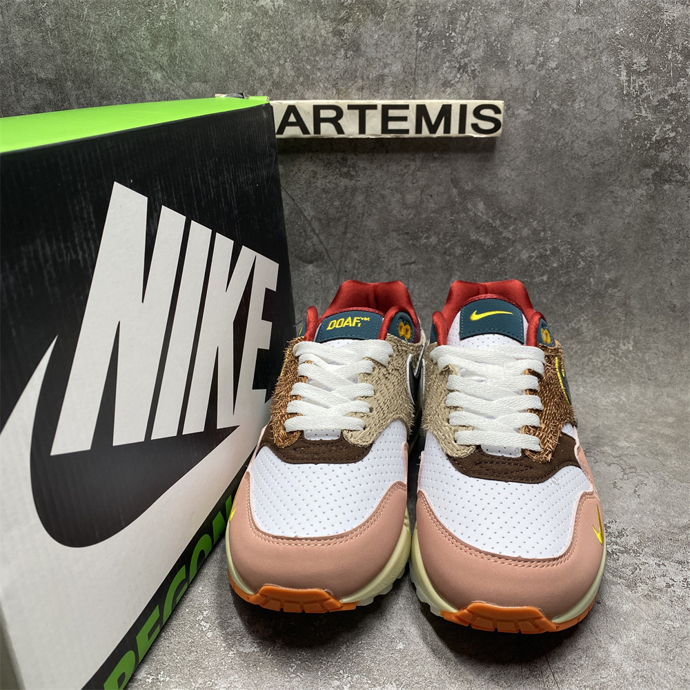 UA Nike Air Max 1