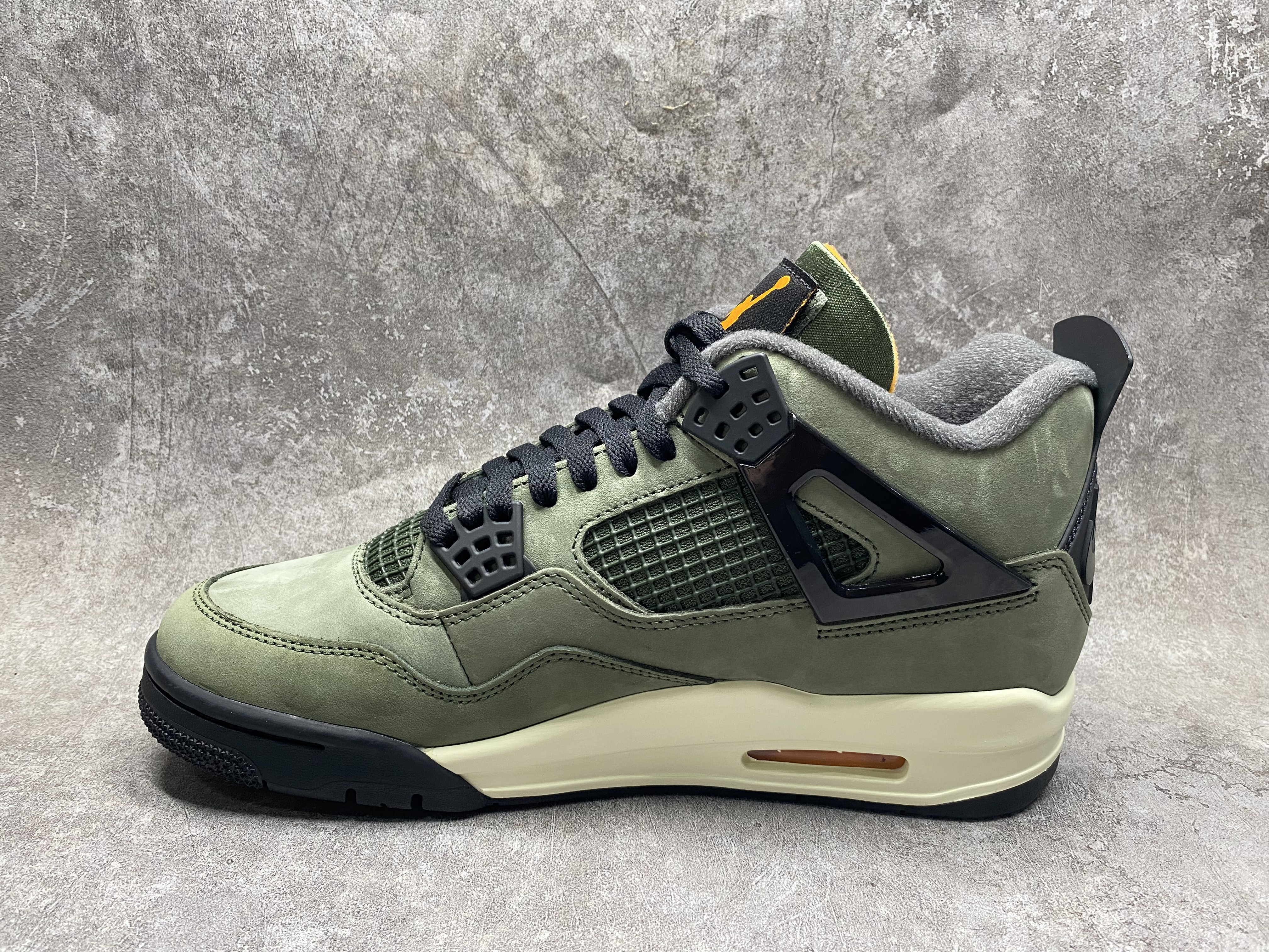 UA Jordan 4 Retro