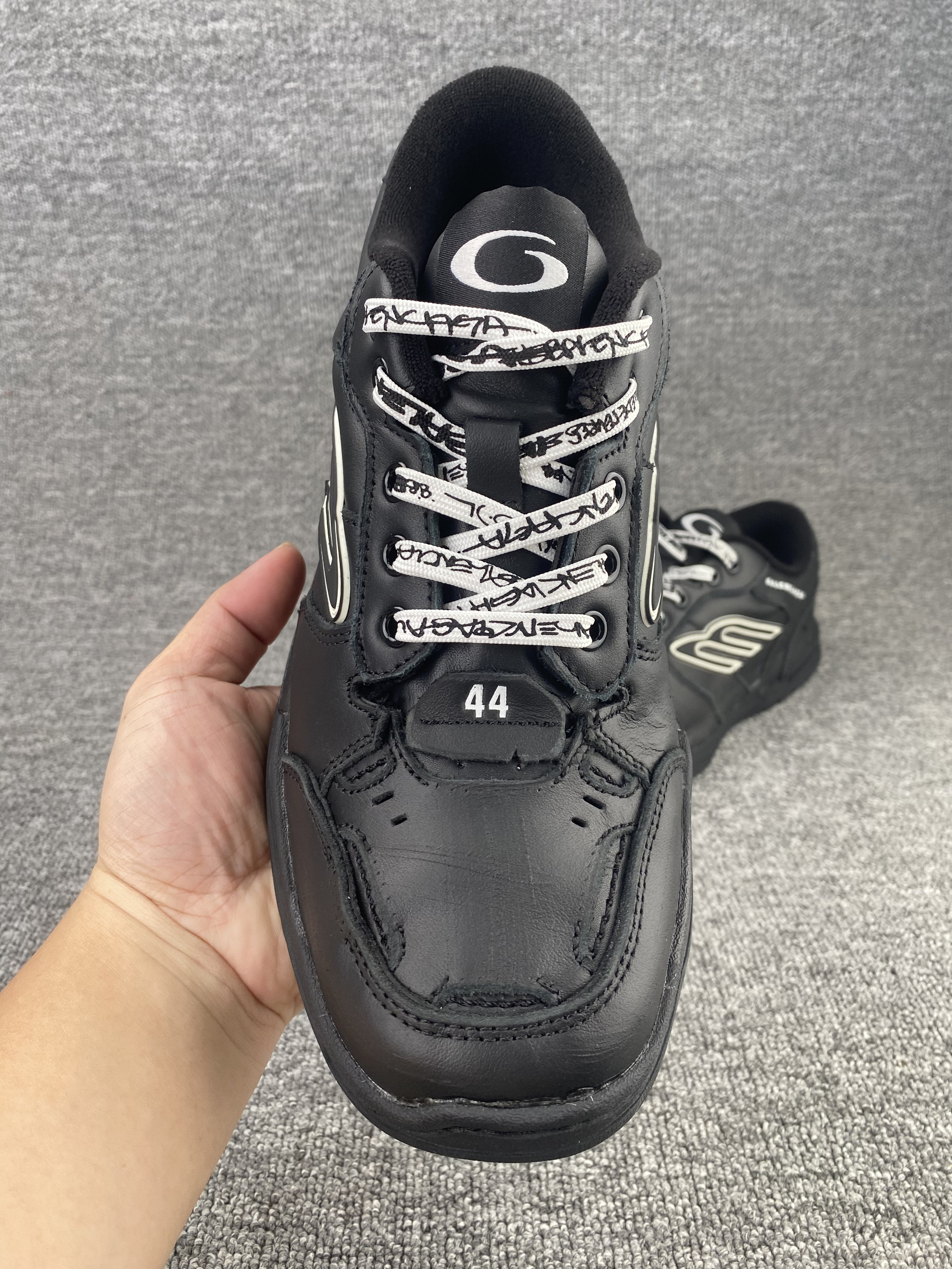 ua Ba*len*cia*ga hamptons worn-out sneaker in black(run one size large)