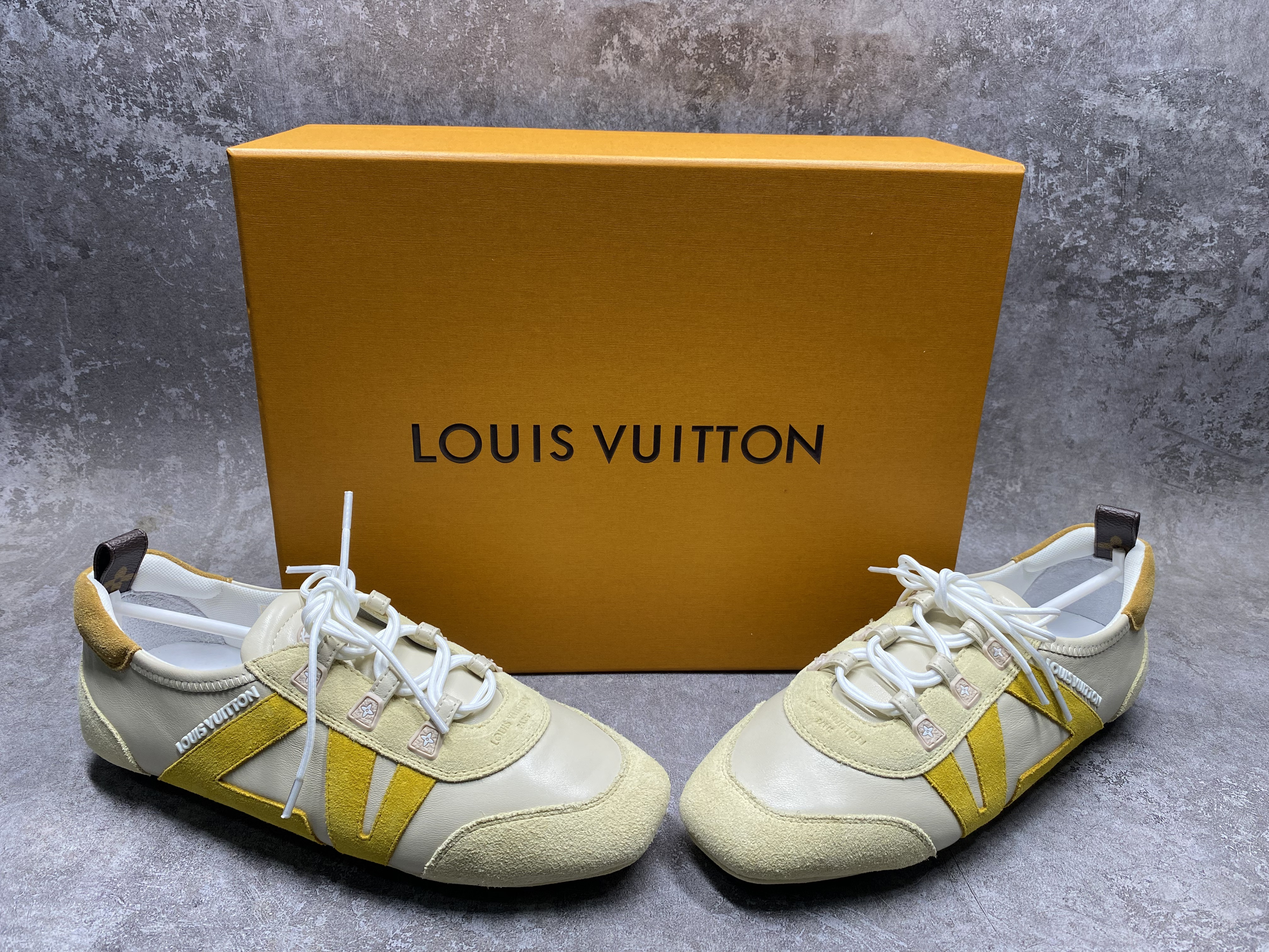 UA LV Sneaker