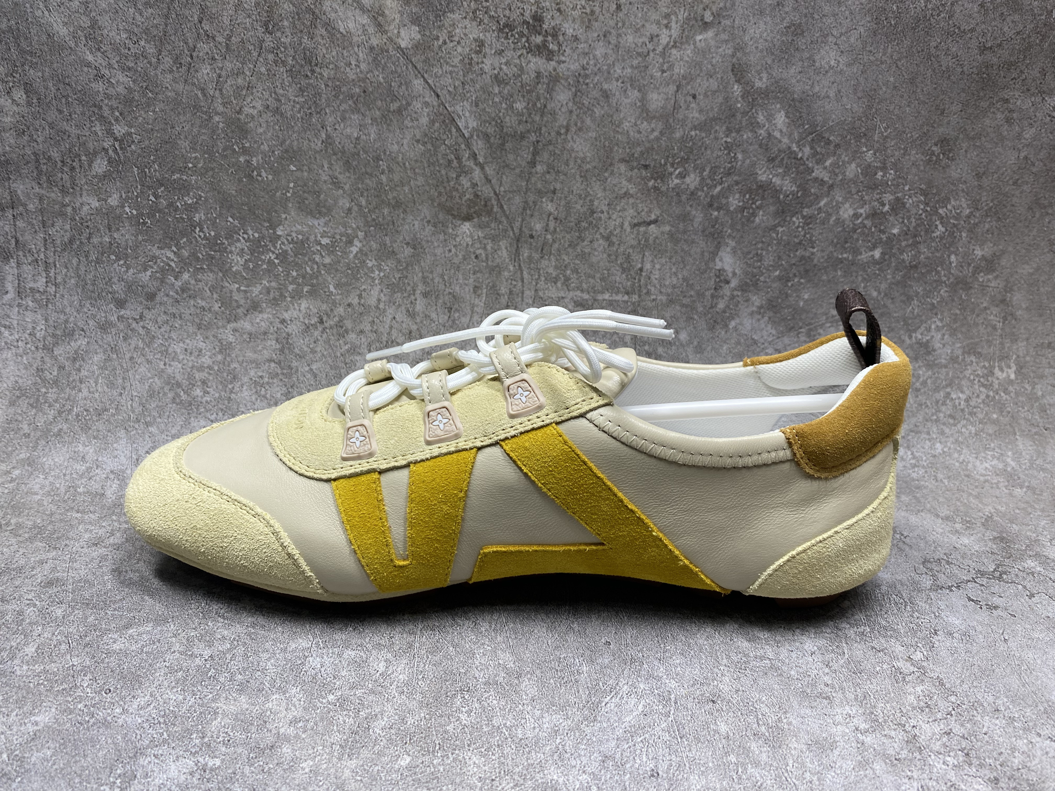 UA LV Sneaker