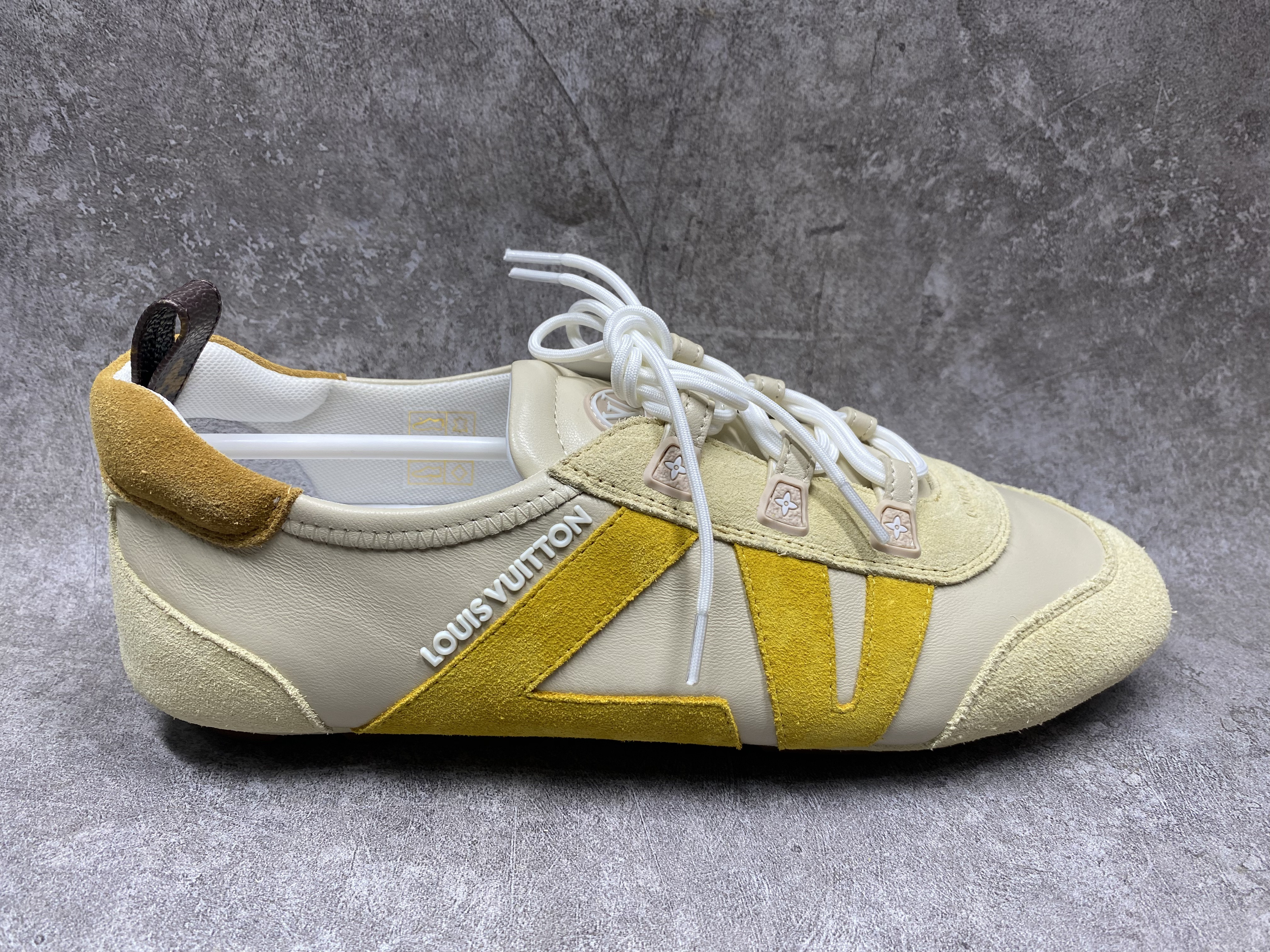 UA LV Sneaker