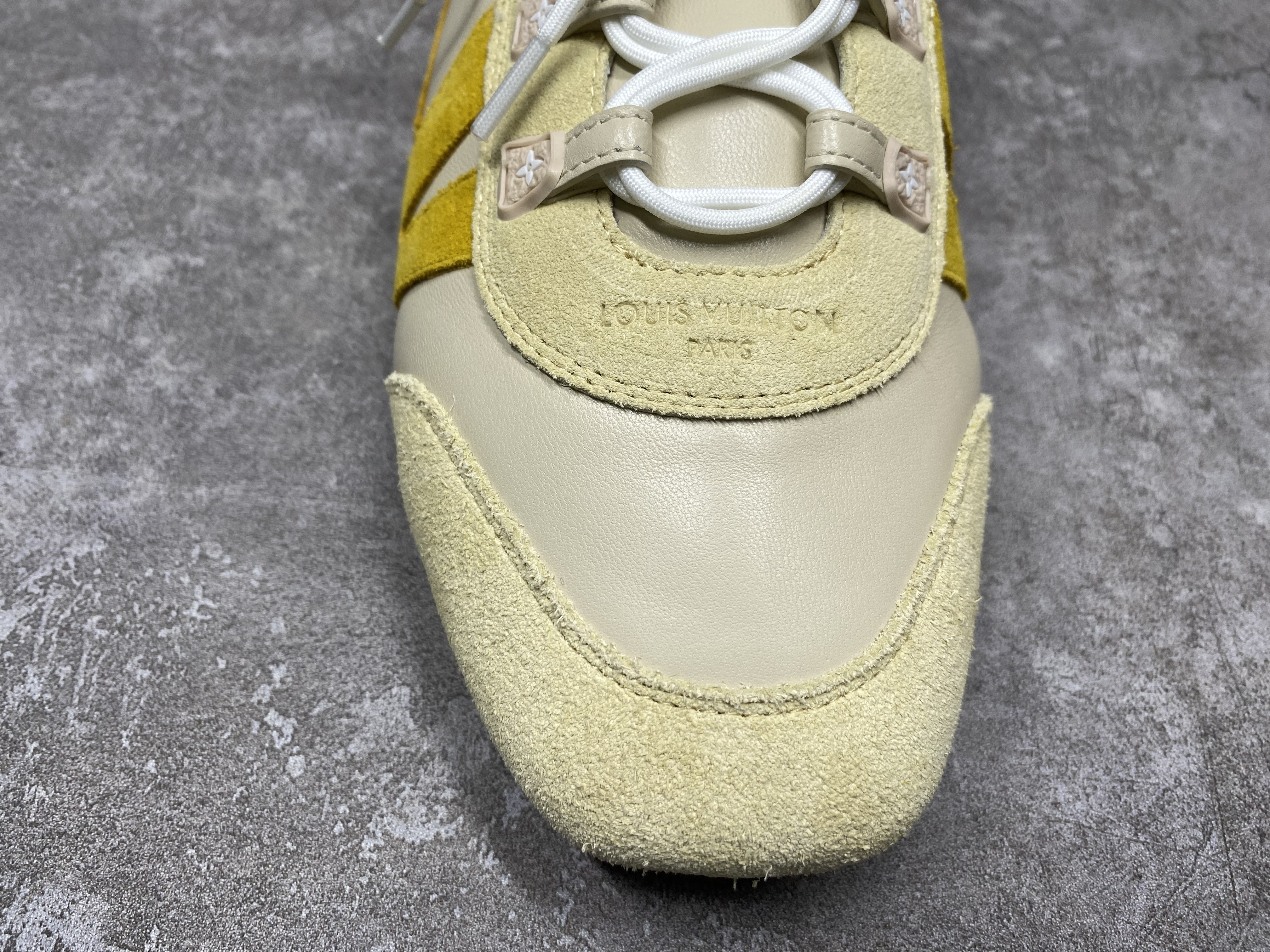 UA LV Sneaker