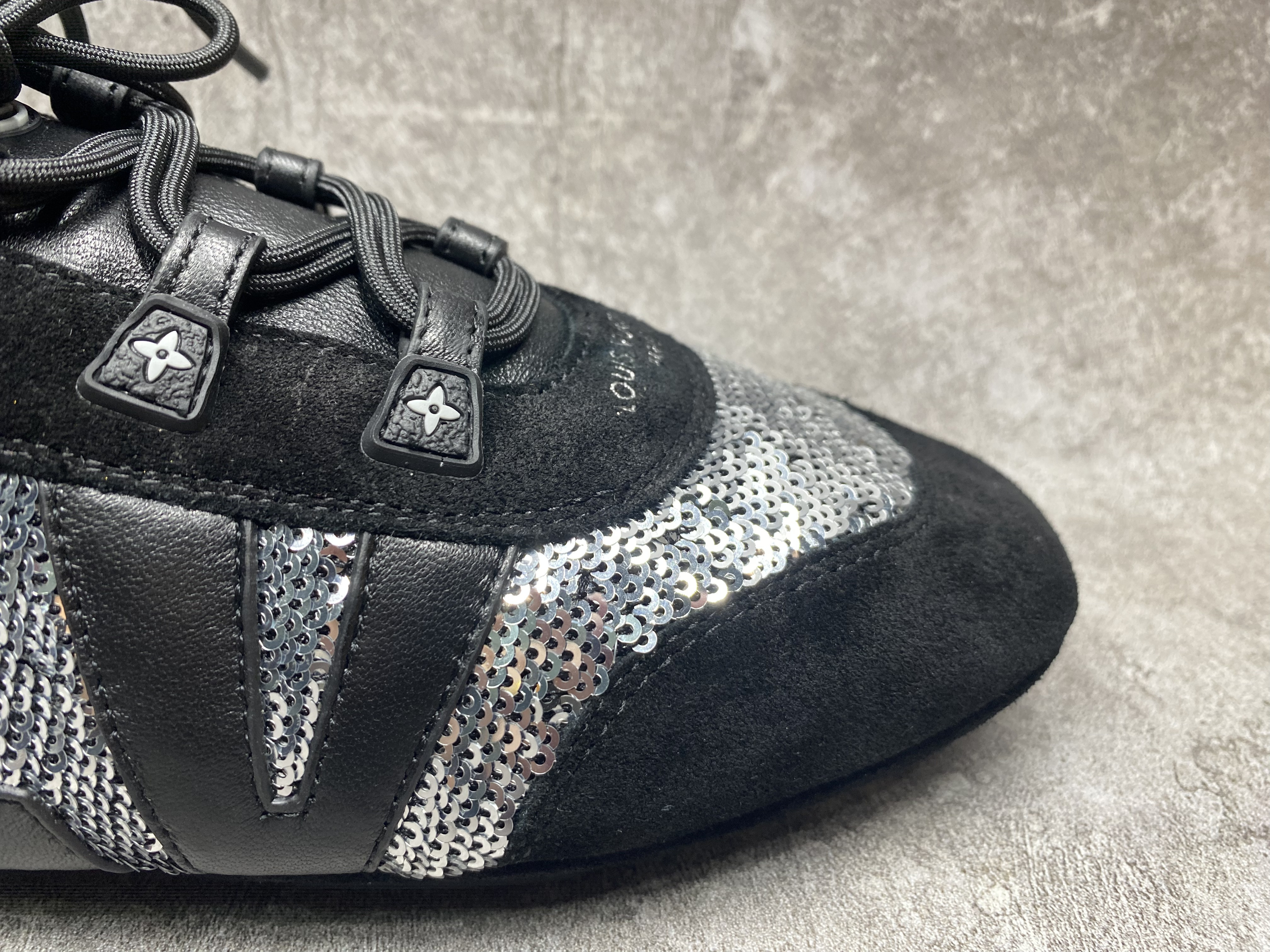 UA LV Sneaker