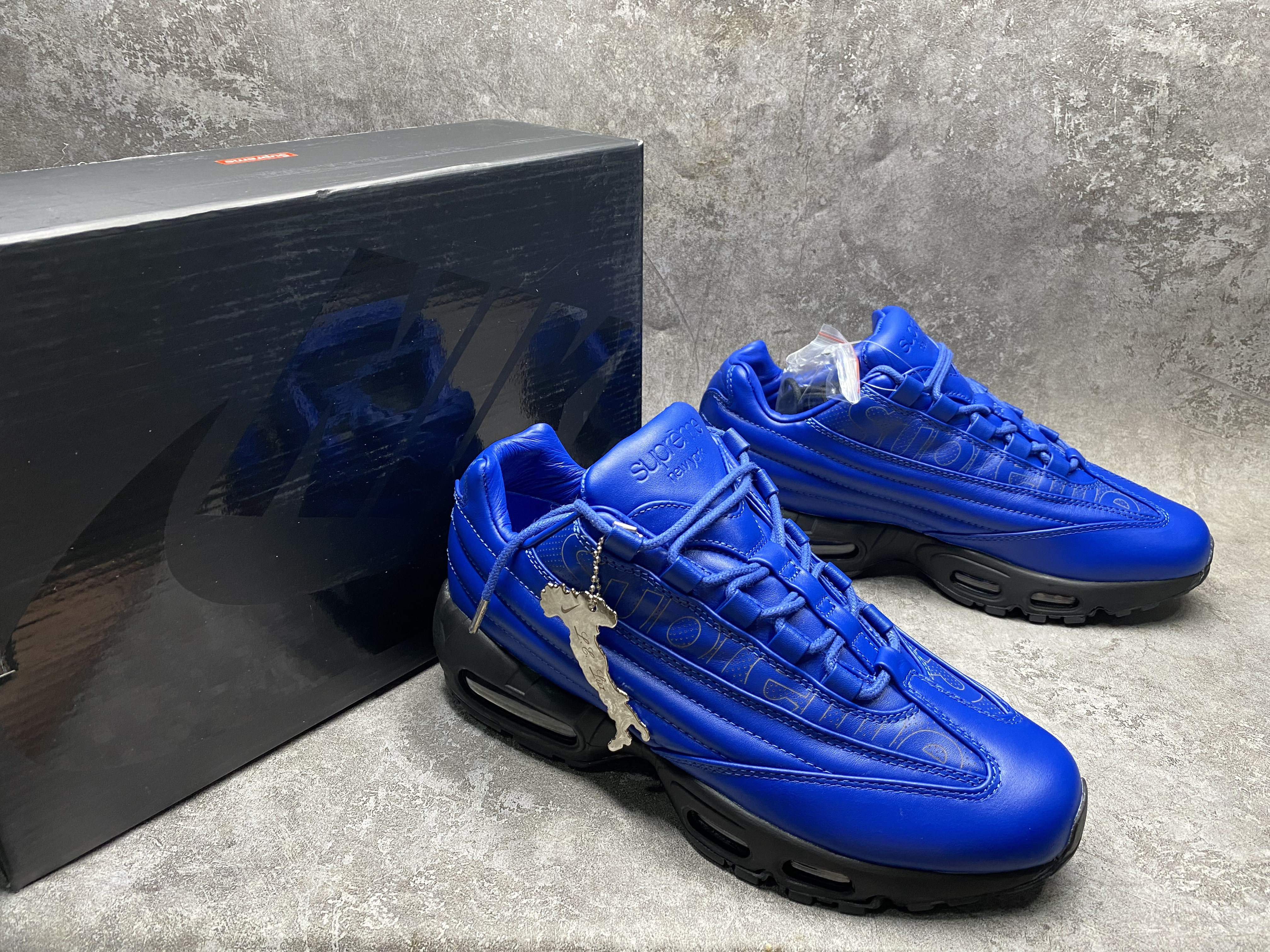 UA NIKE Air Max 95