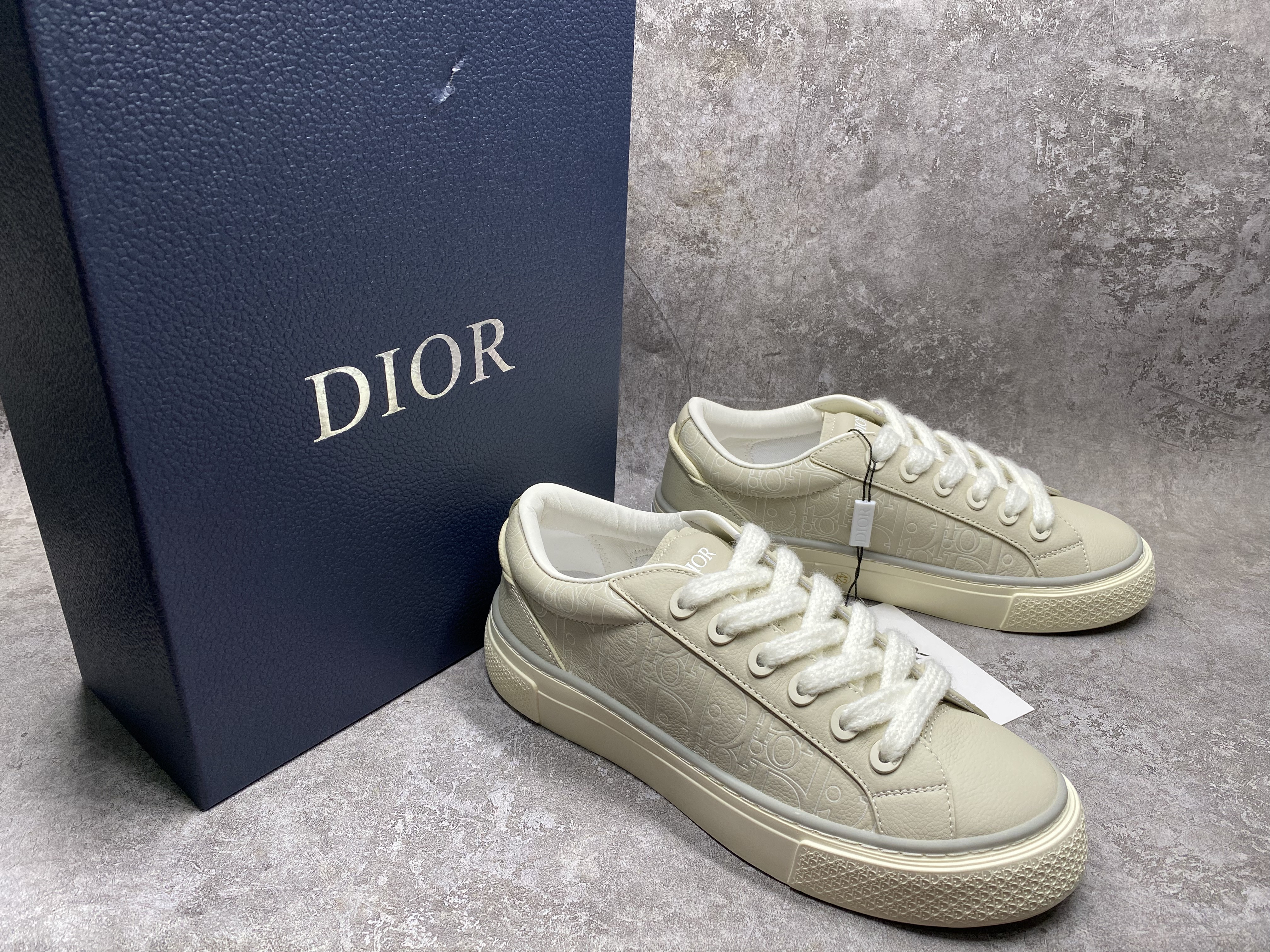 ua D*or b33 sneaker