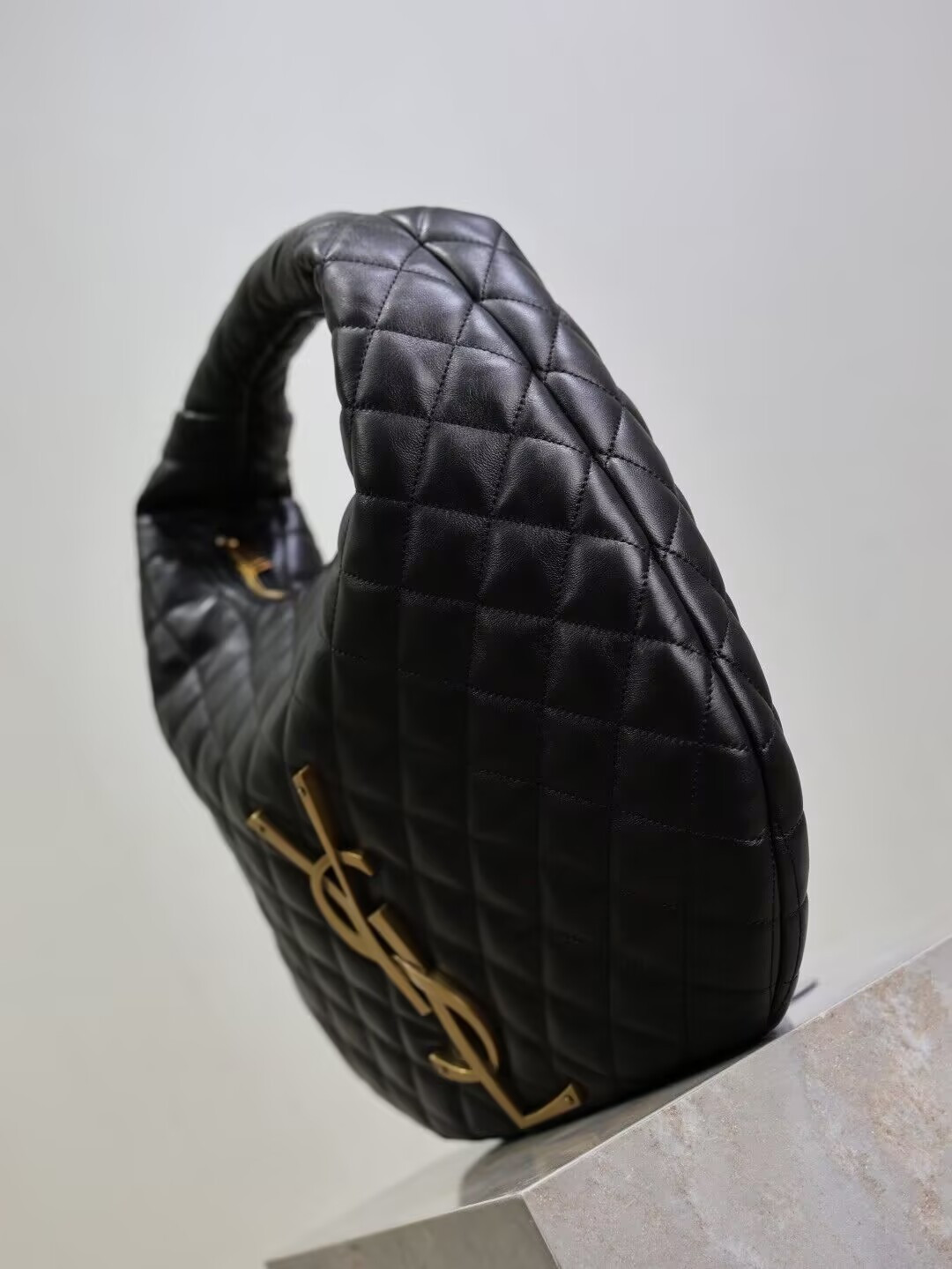 Y*L icare hobo in quilted nappa 42x30x4cm