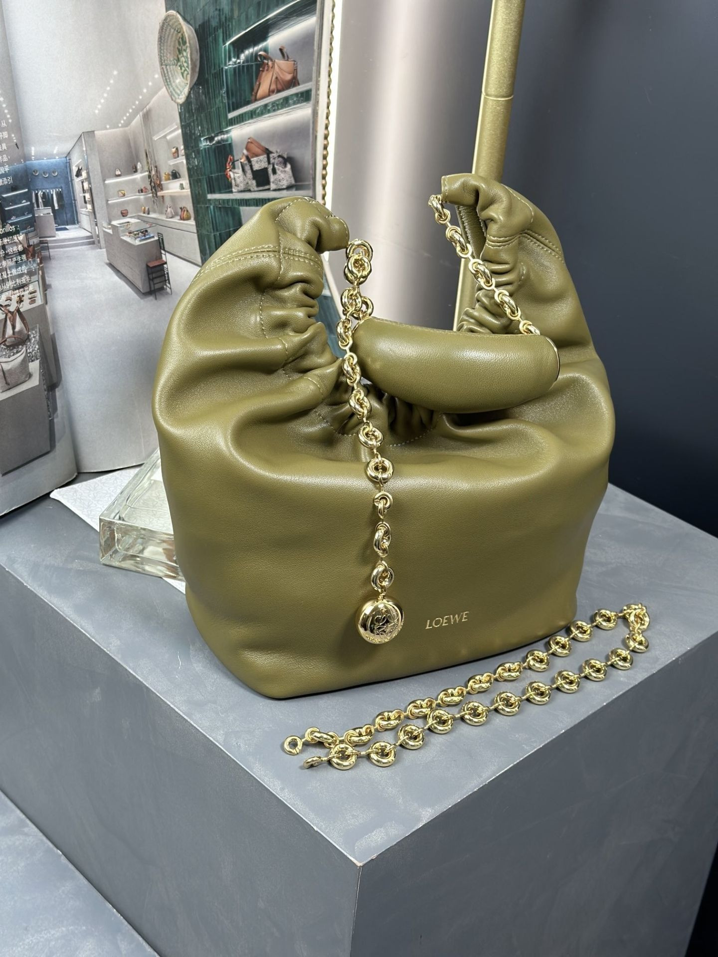 L0ew* small squeeze bag in mellow nappa lambskin 29x10.5x24cm