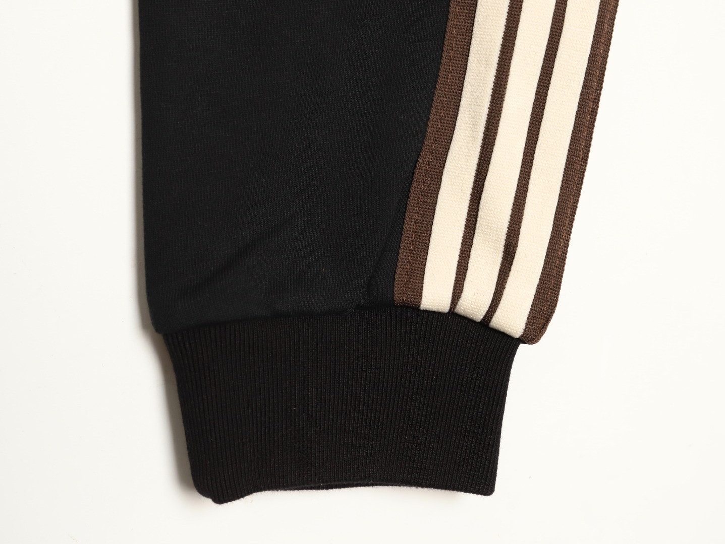 Ce**e pants