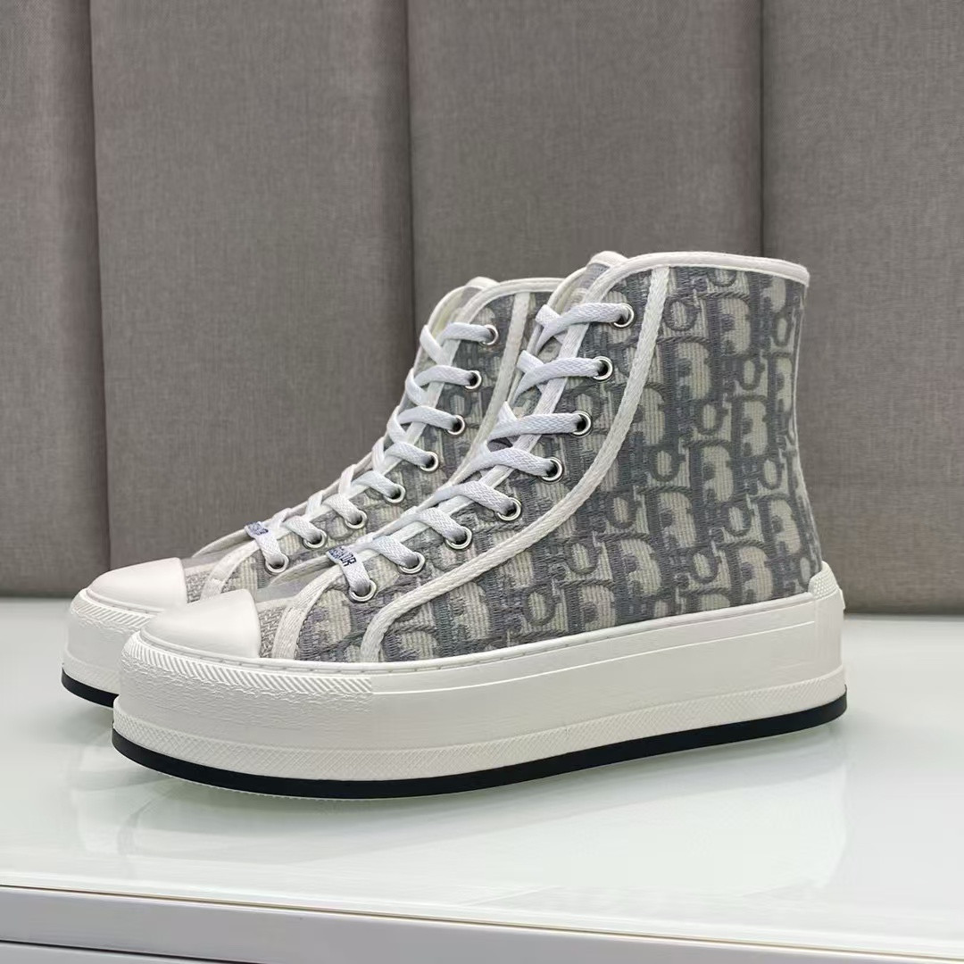 ua D*or sneaker