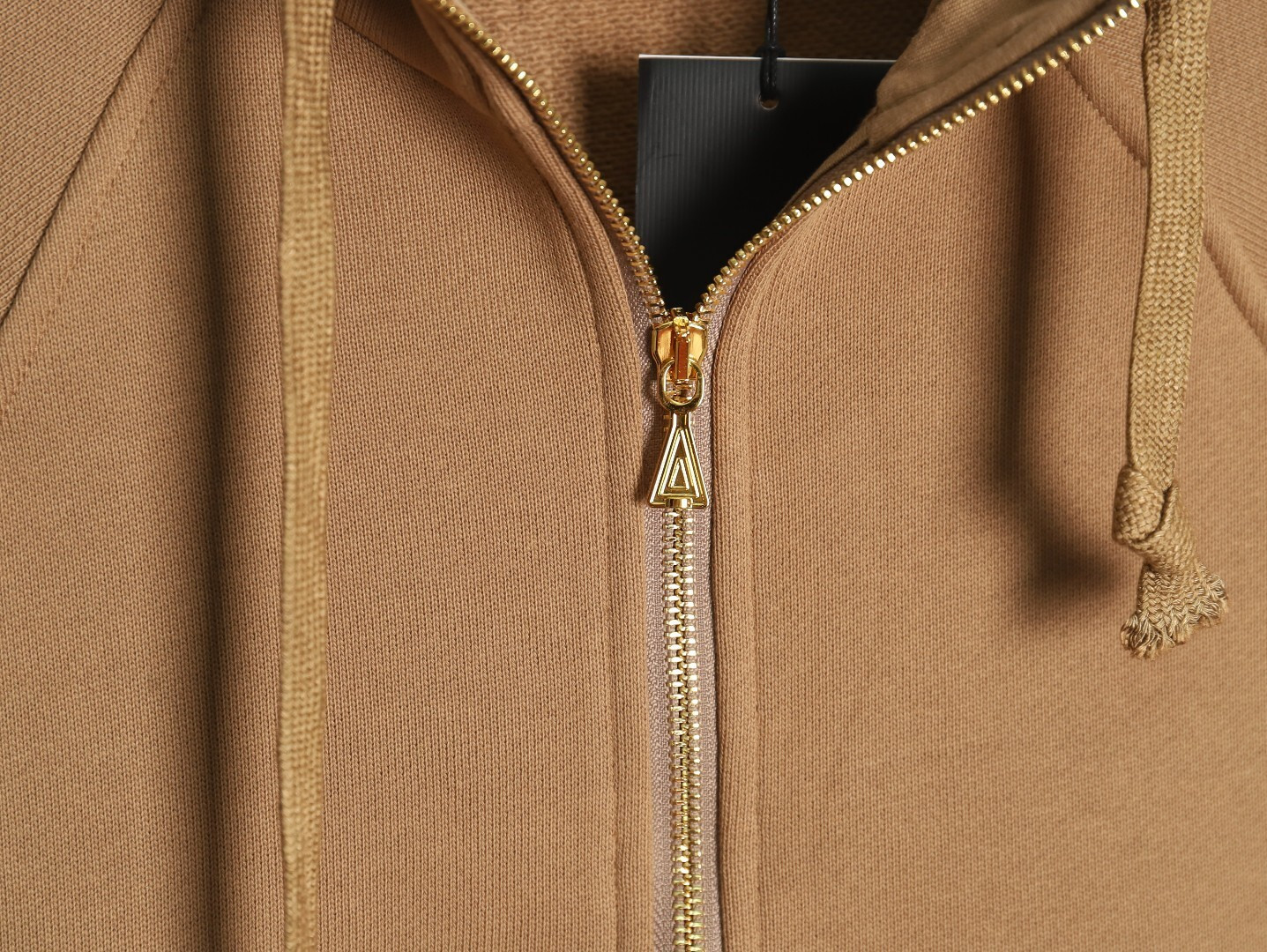 G*u*i hoodies