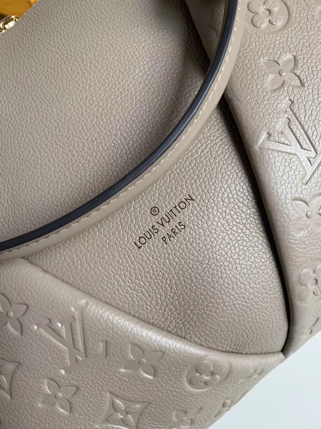 V TOTE MM M44884