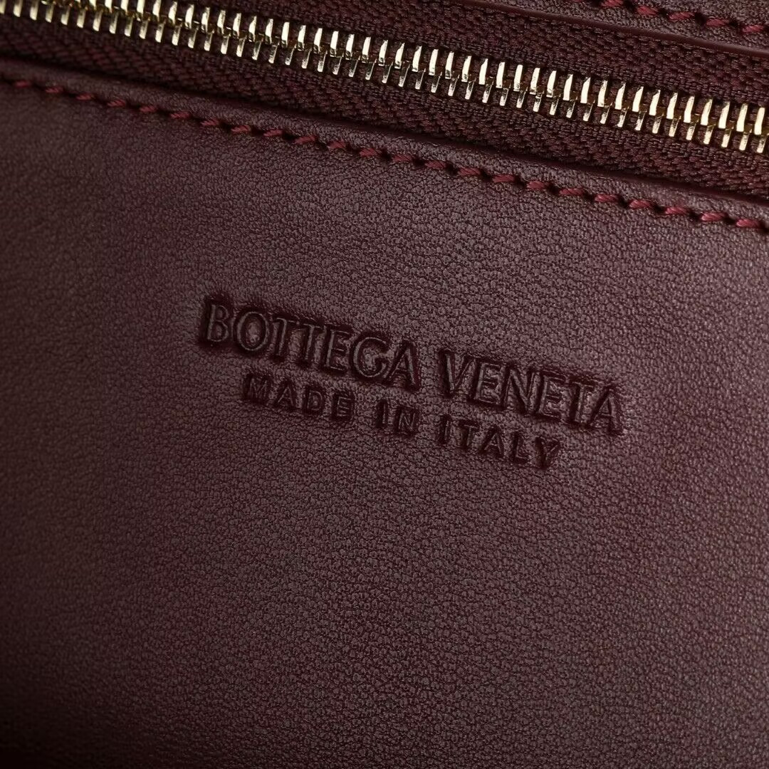 bo*te*ga Ve*ne*ta small andiamo 25x22x10.5cm