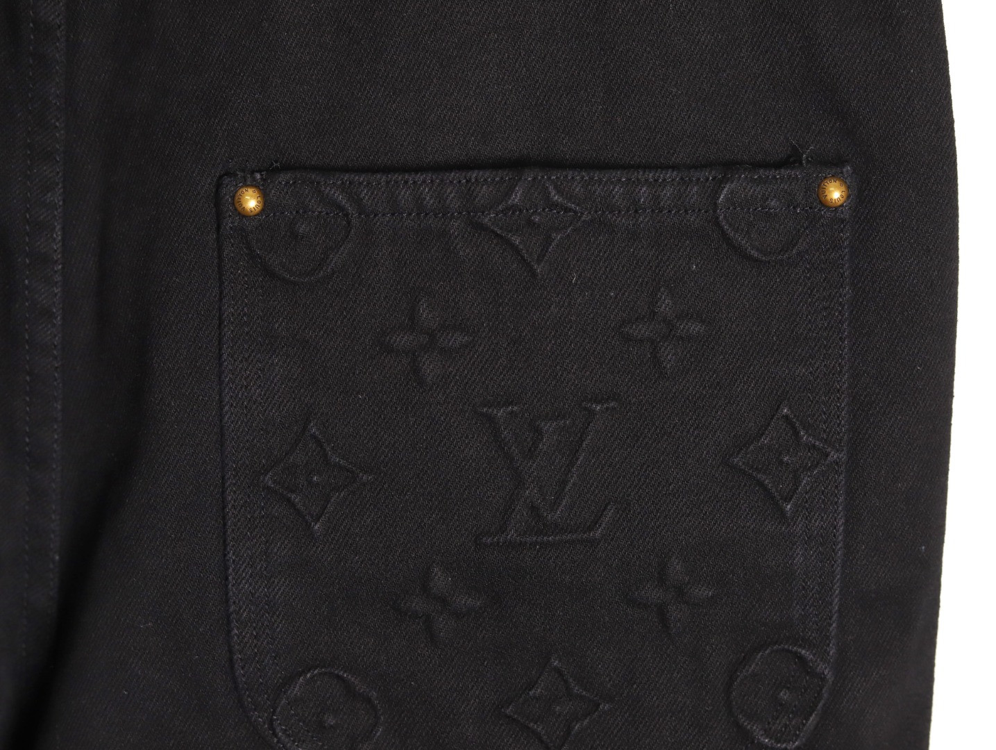 l0*is V*t0n lv shorts