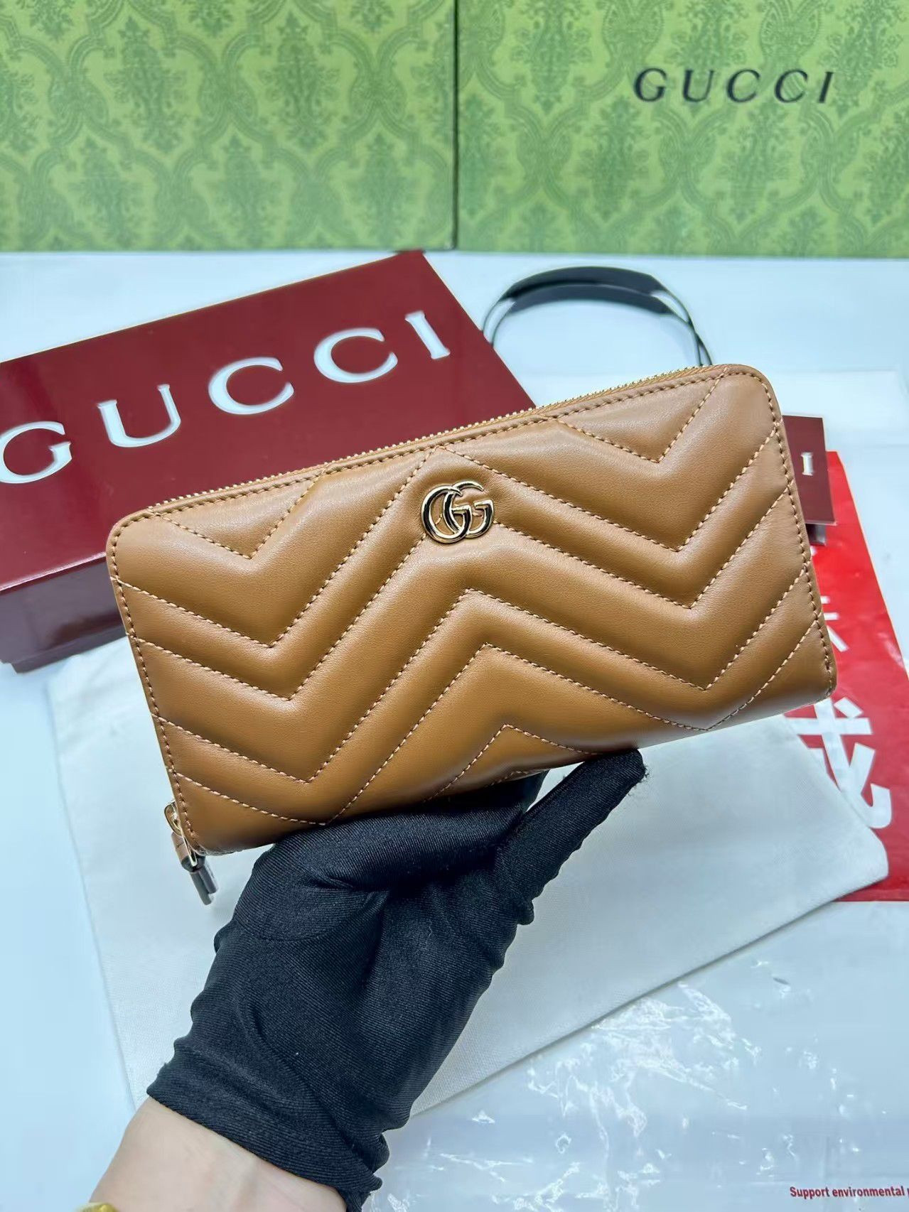 G*u*i gg marmont zip around wallet 19x10.5x2cm