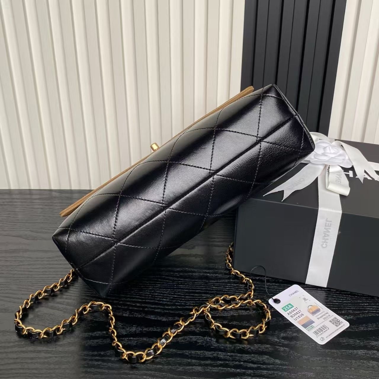 Ch*el large flap bag with top handle as5637 18x29x8cm