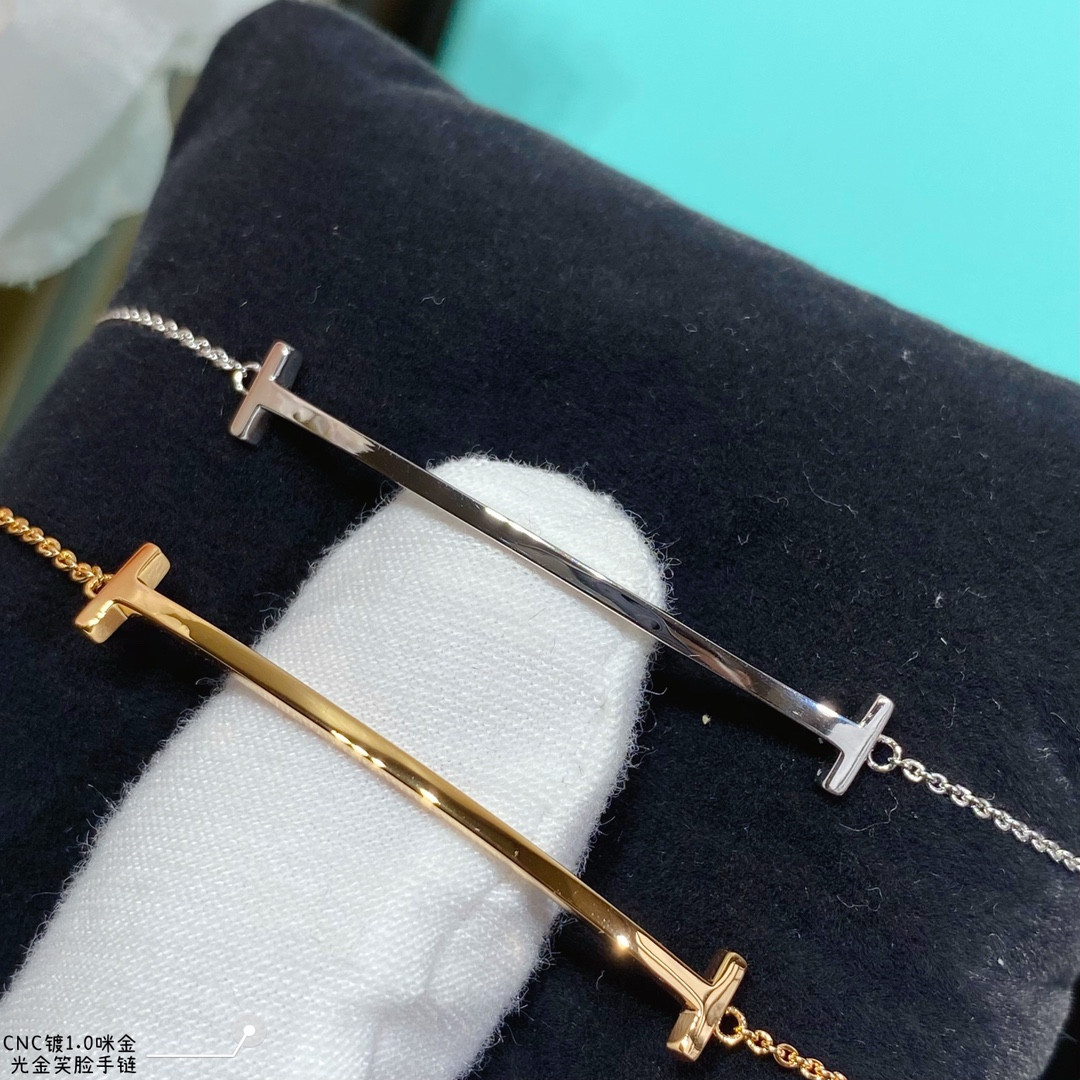 T*f*ny & co. smile smooth pendant bracelet