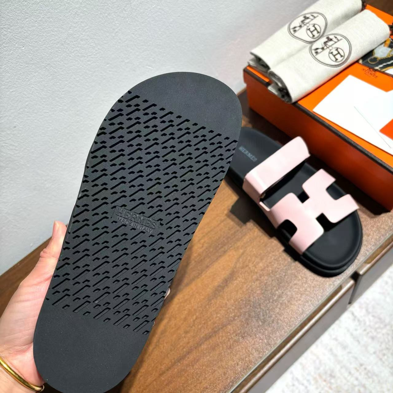 UA Hermès Chypre Sandal