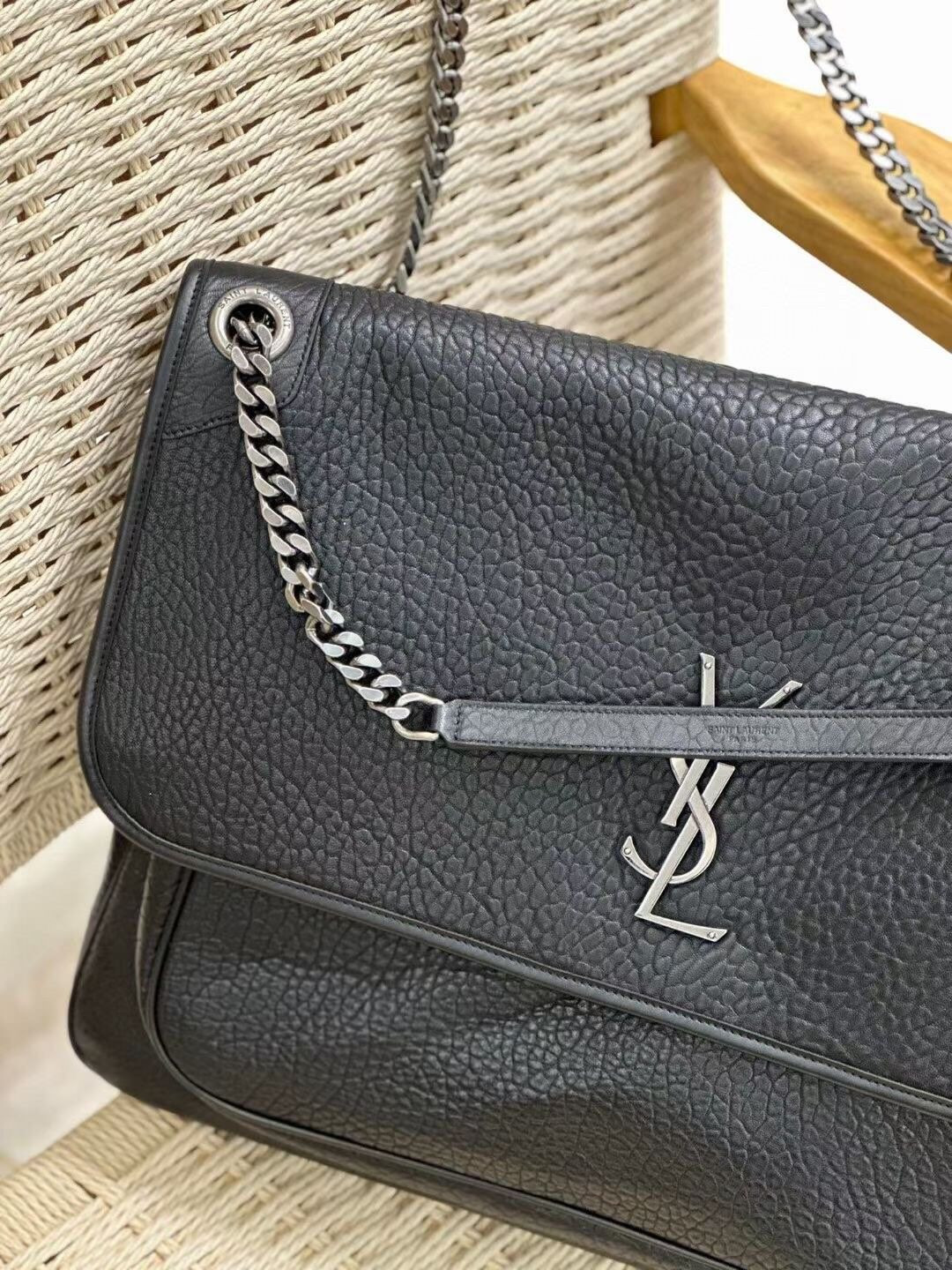 Y*L niki oversized in grained lambskin 47x34x16cm