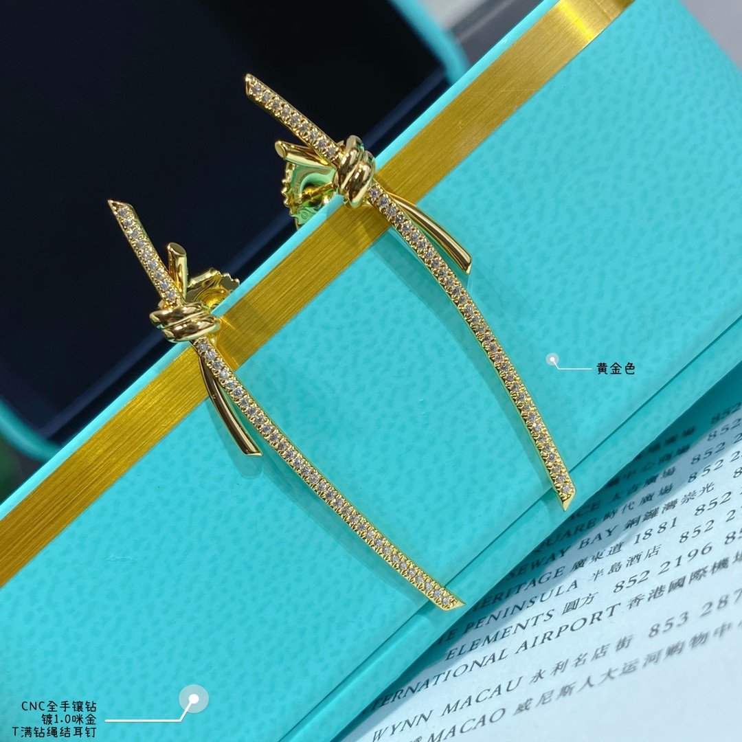 t*f*ny & co. full Di*m*nd knot stud earrings