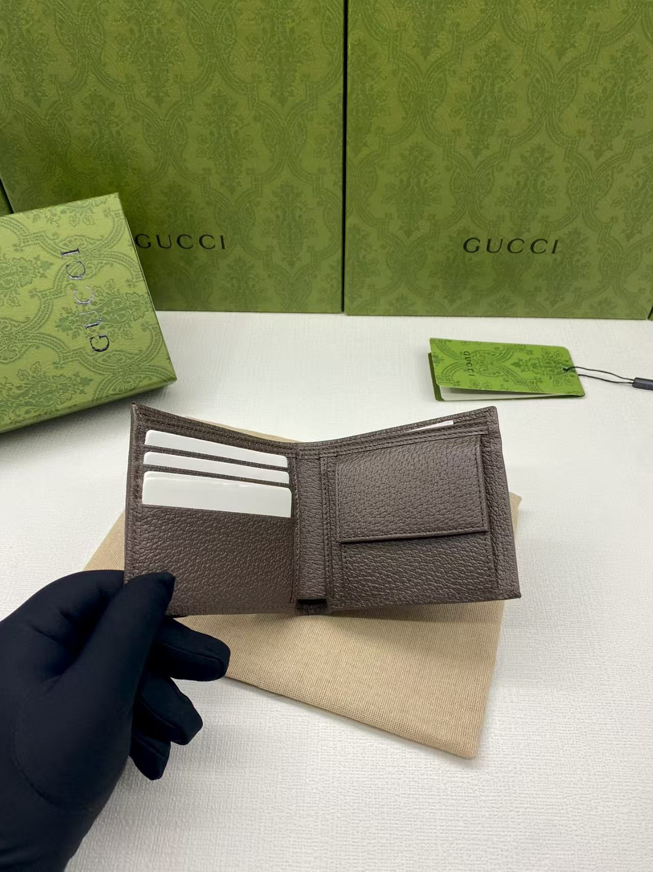 G*u*i gg card case wallet