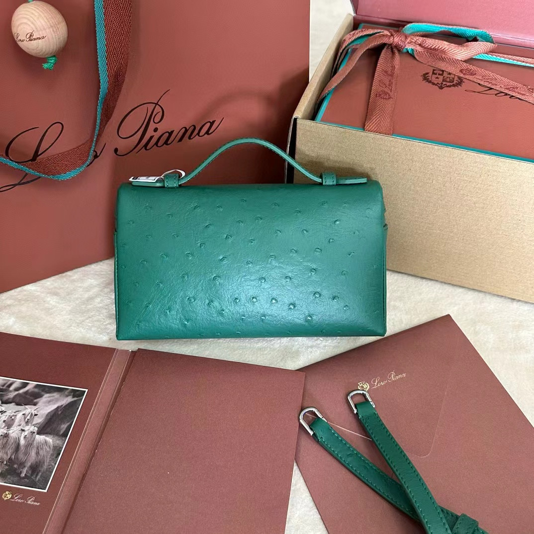 L**o p*ana extra pocket l19 ostrich-grained leather 11x19x6.5cm