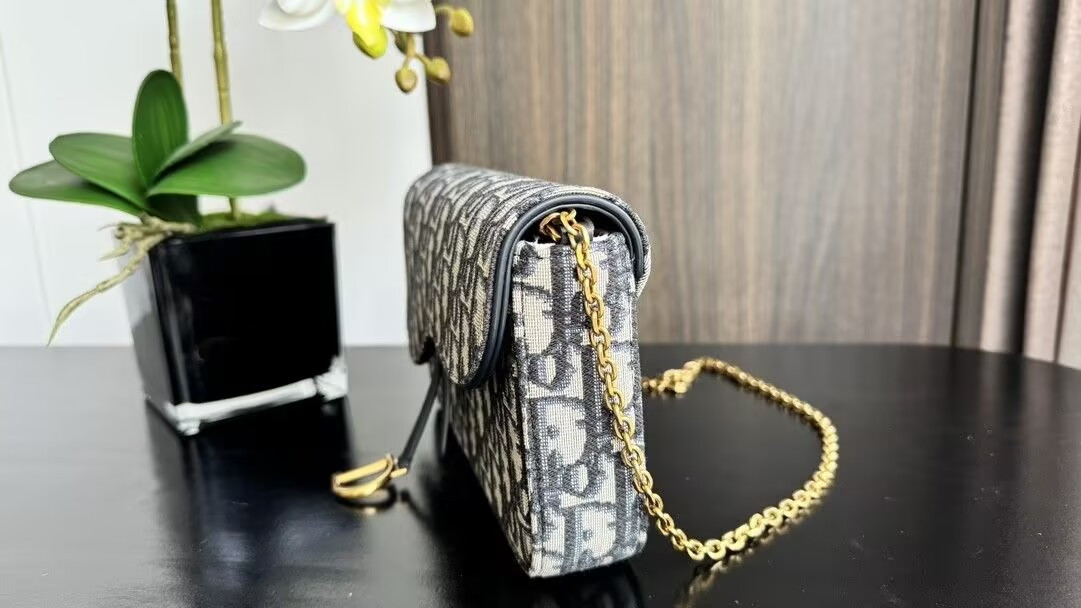 D*or medium saddle pouch with chain 21.5x13.5x4.5cm