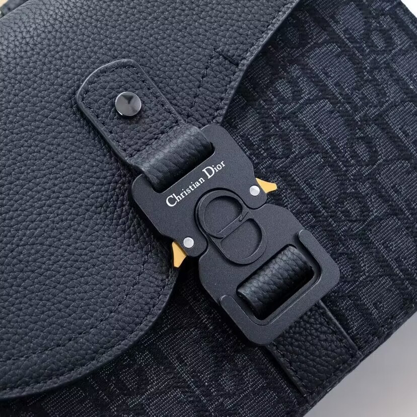 D*or saddle messenger bag with flap 23 x18 x6cm