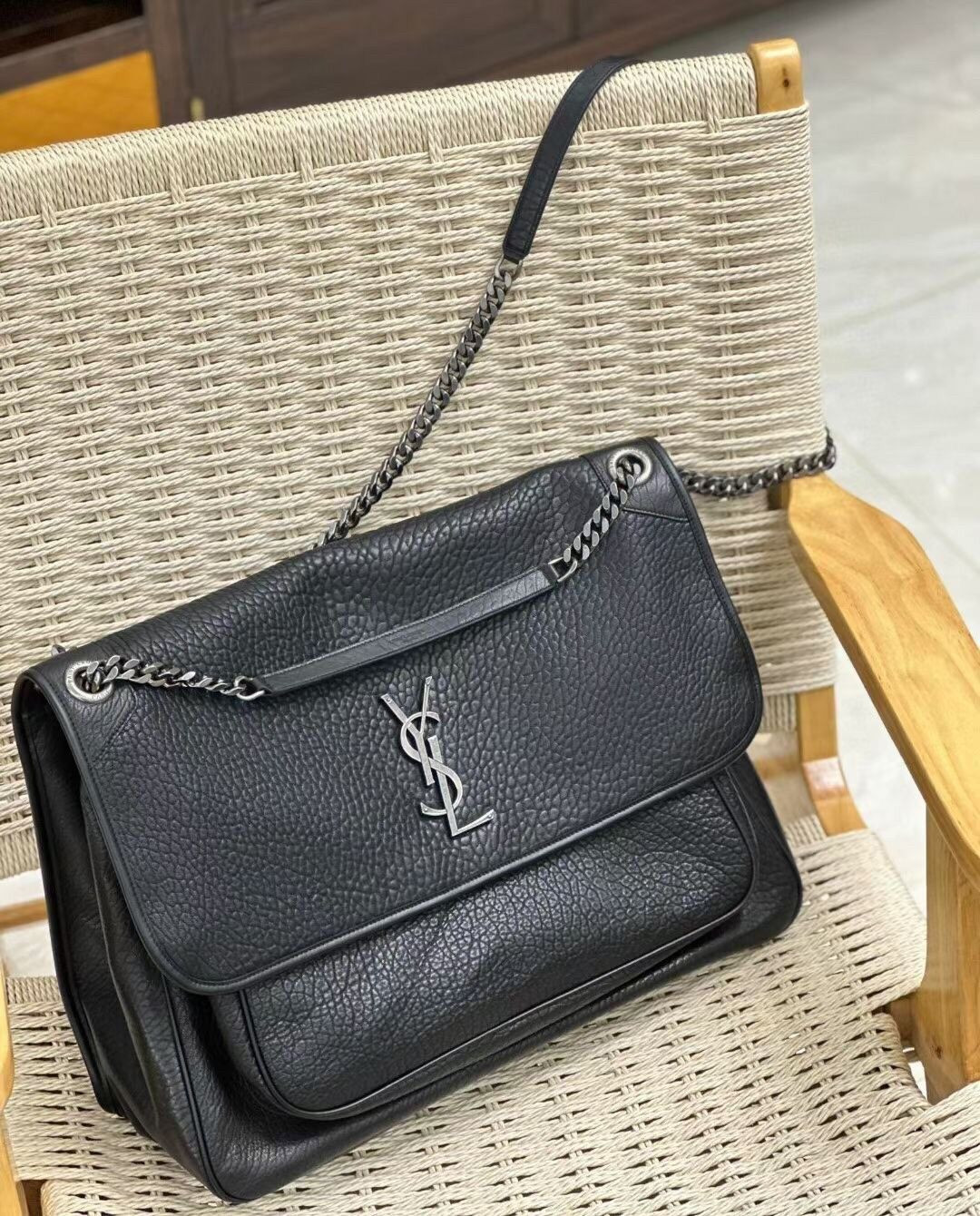 Y*L niki oversized in grained lambskin 47x34x16cm