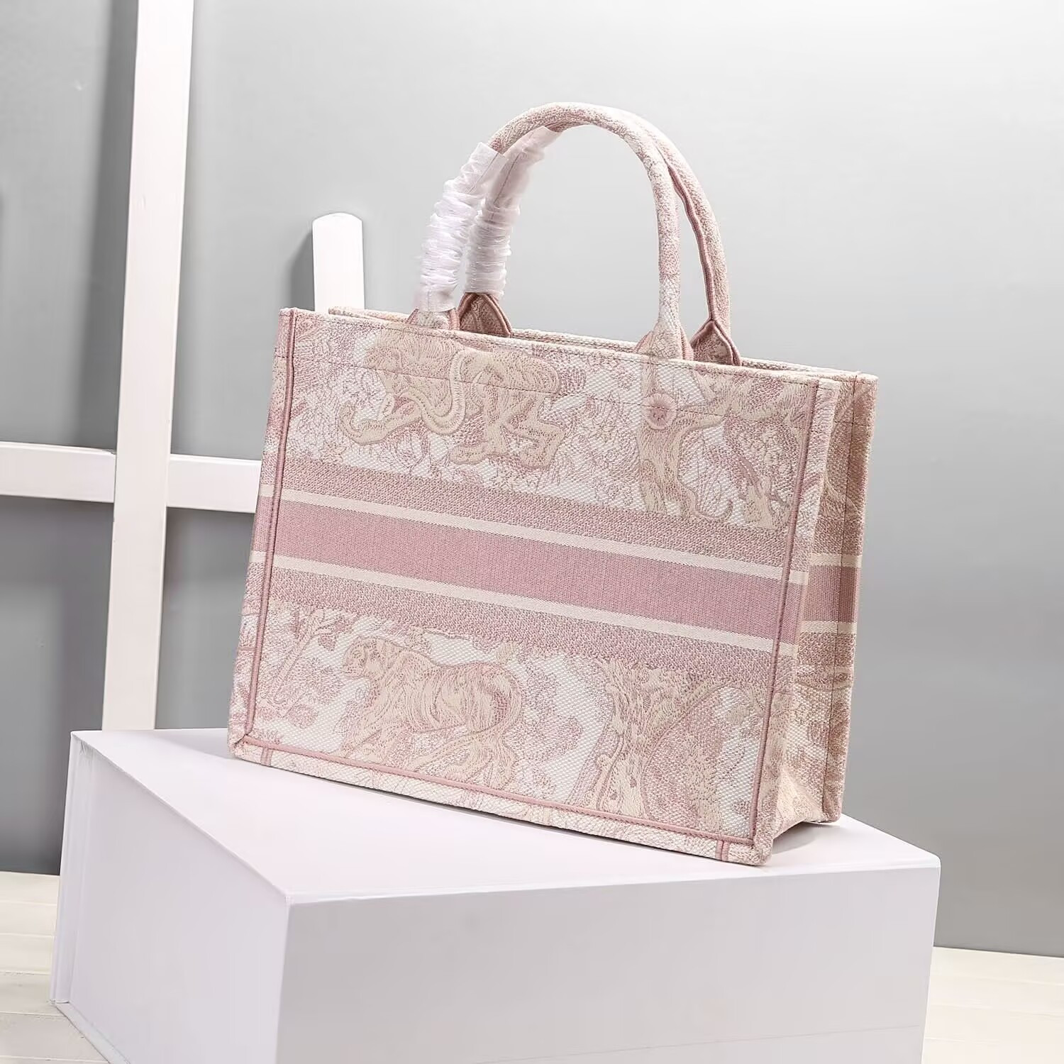 D*or tote 36 x 18 x 28cm