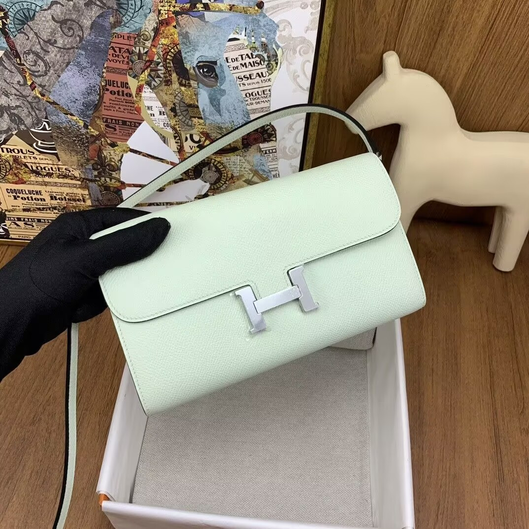 H**mes constance to go wallet in vert peppermint 20.5x2x13cm