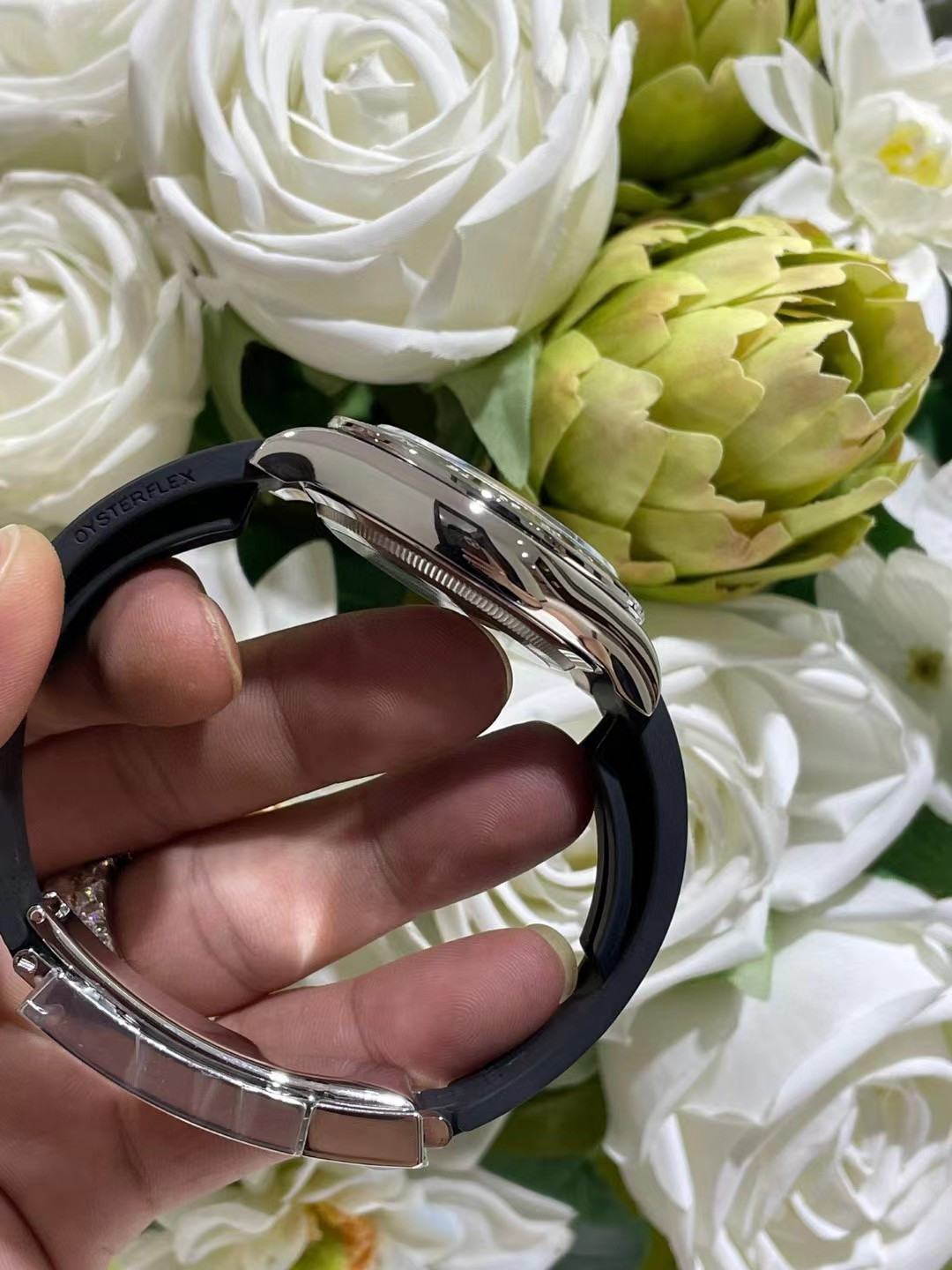 R*l*x watch