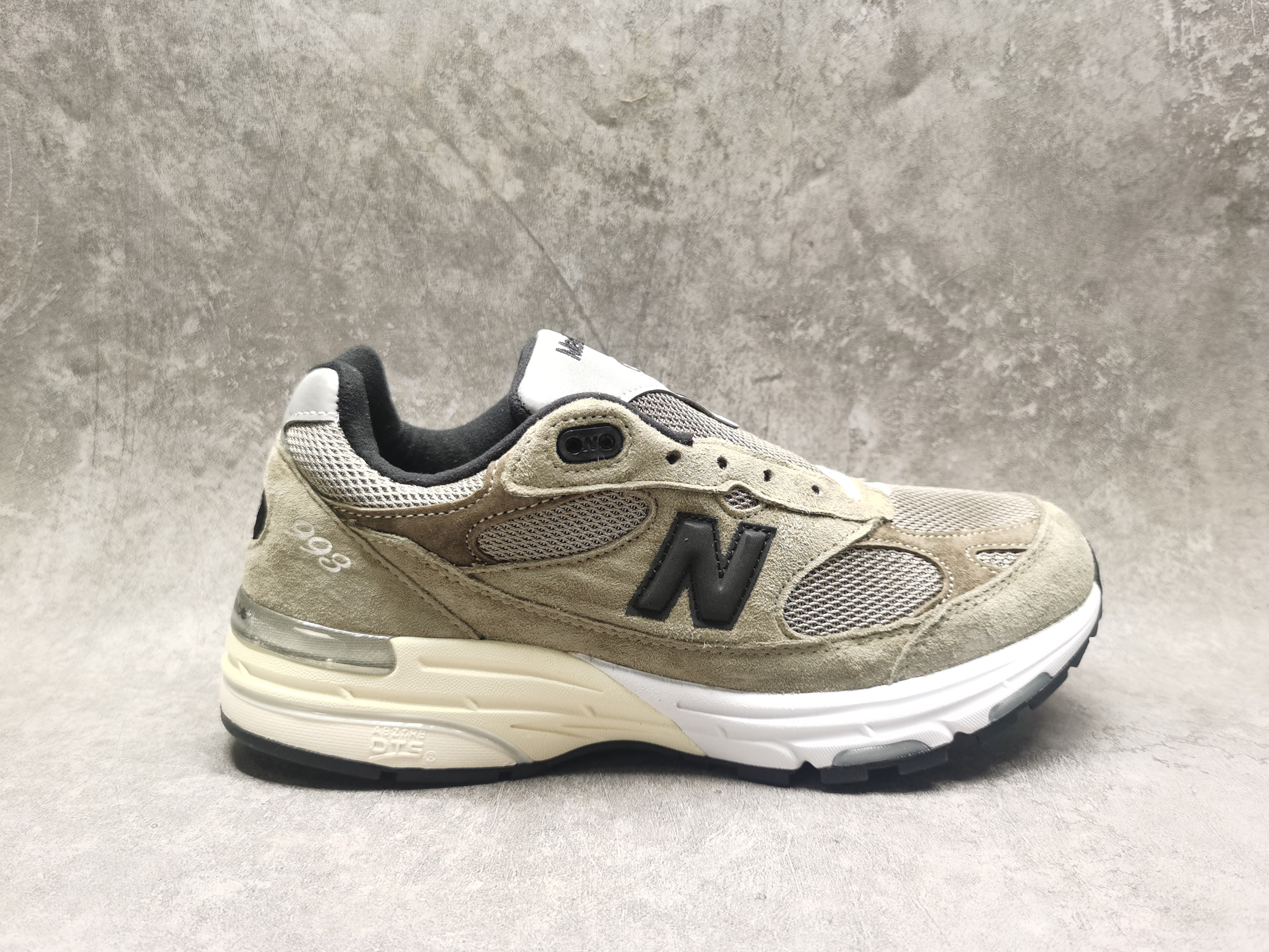 UA New Balance 993