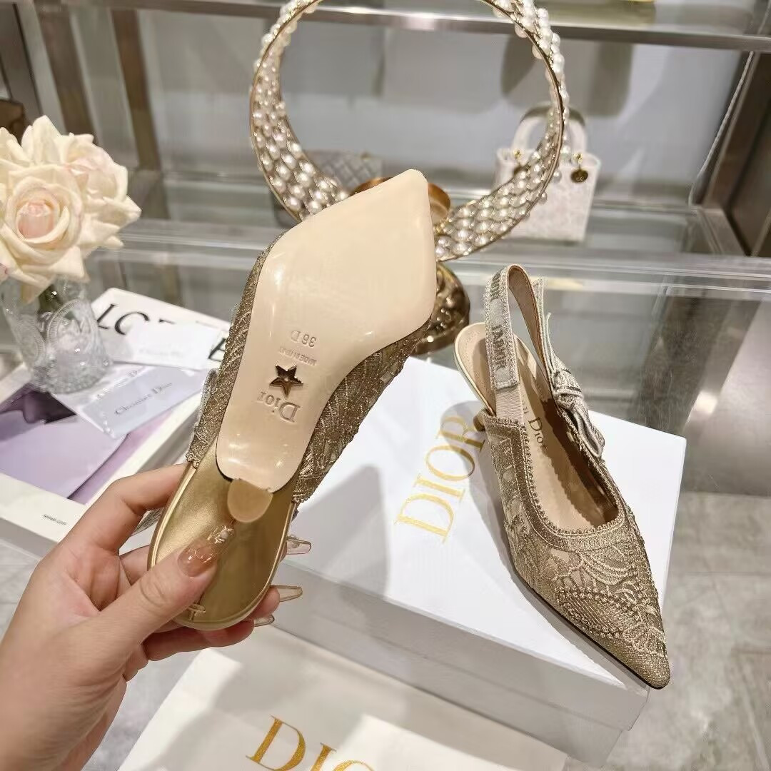 ua D*or j