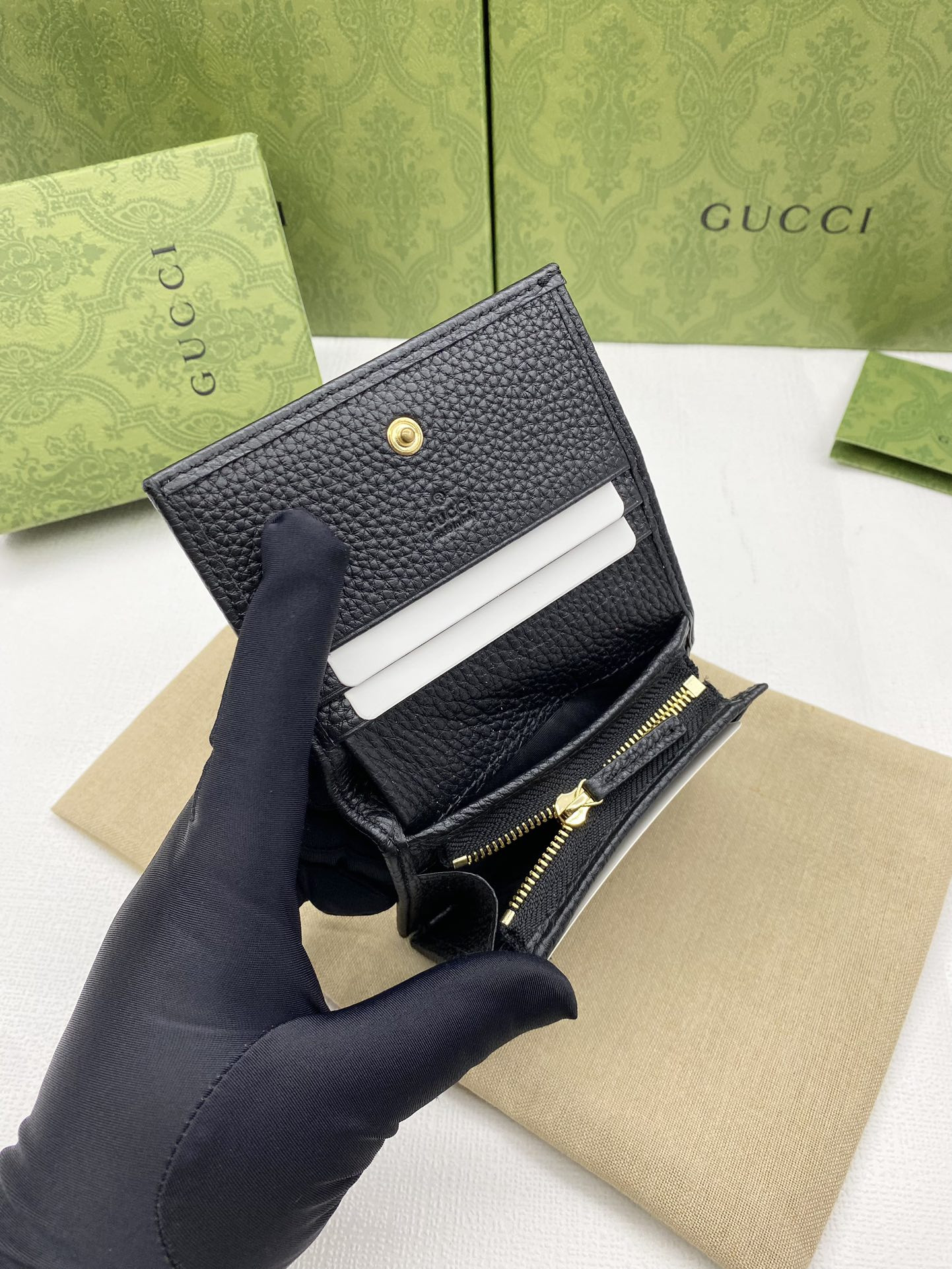 G*u*i huhu card wallet 11x8.5x3cm
