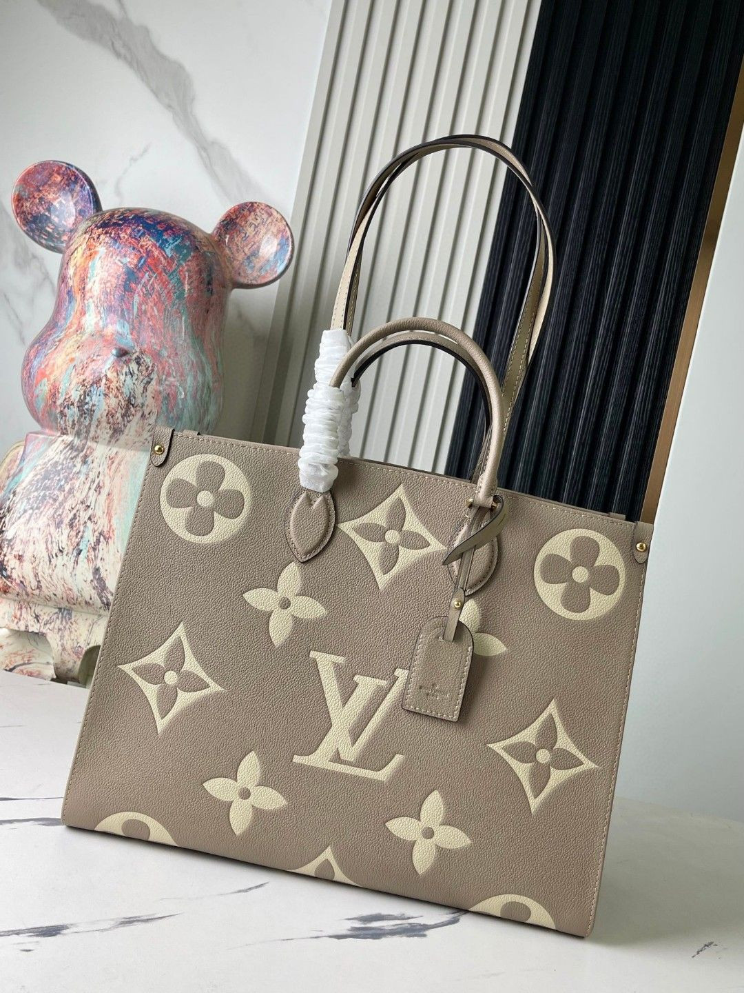 LV OnTheGo GM M44926 16.1 x 13.4 x 7.5inches