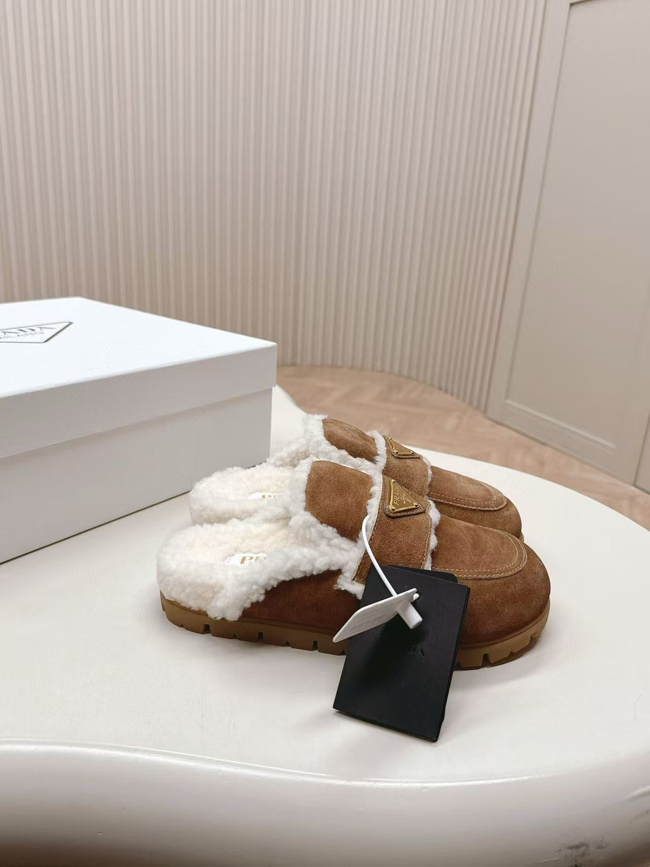 ua Pra*a suede slides