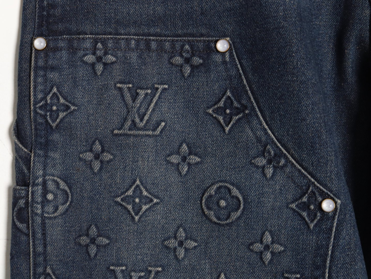 l0*is V*t0n lv shorts