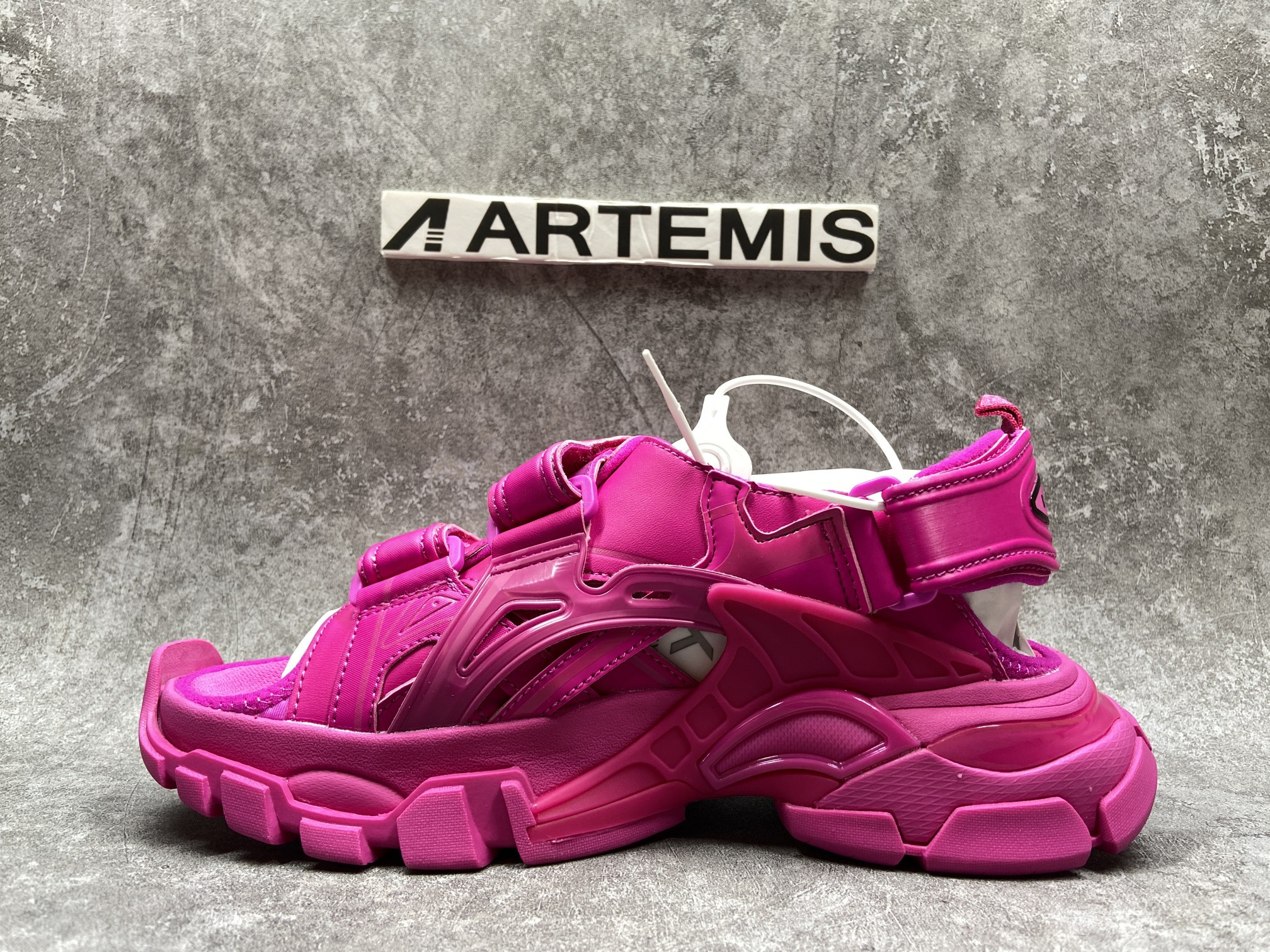 Balenciga Track Sandal Rose Bubble Gum