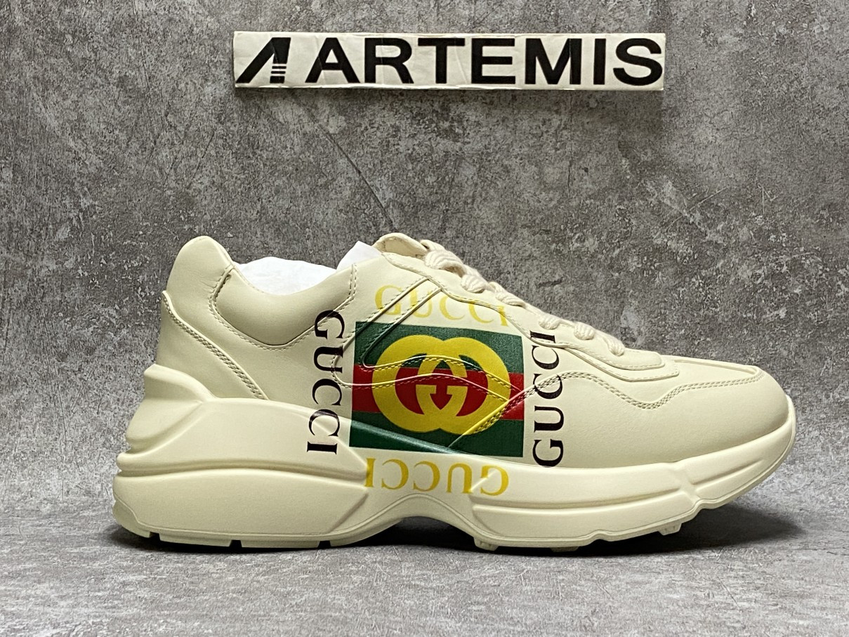 G*u*i rhyton logo ivory