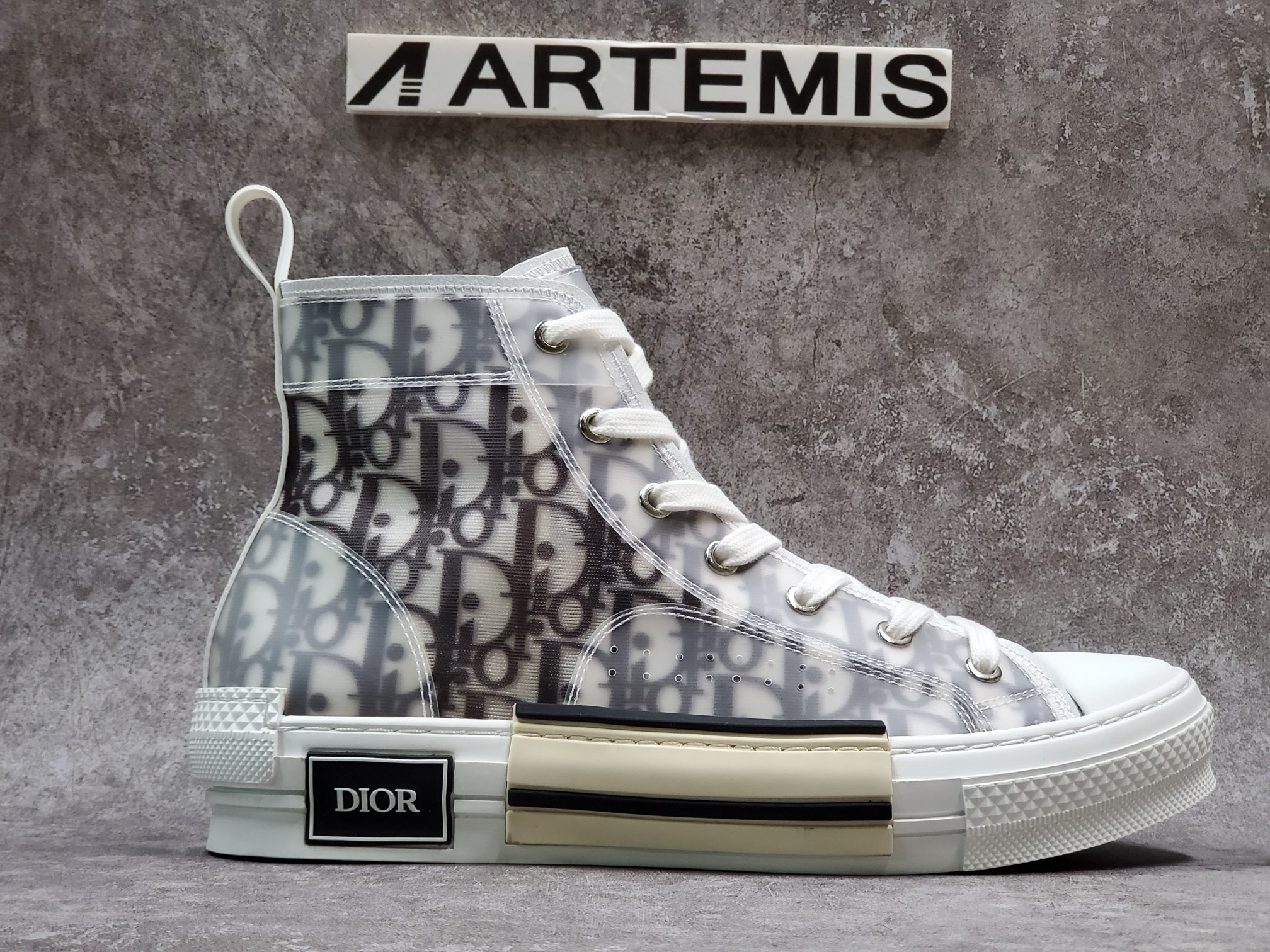 D*or b23 high top logo oblique