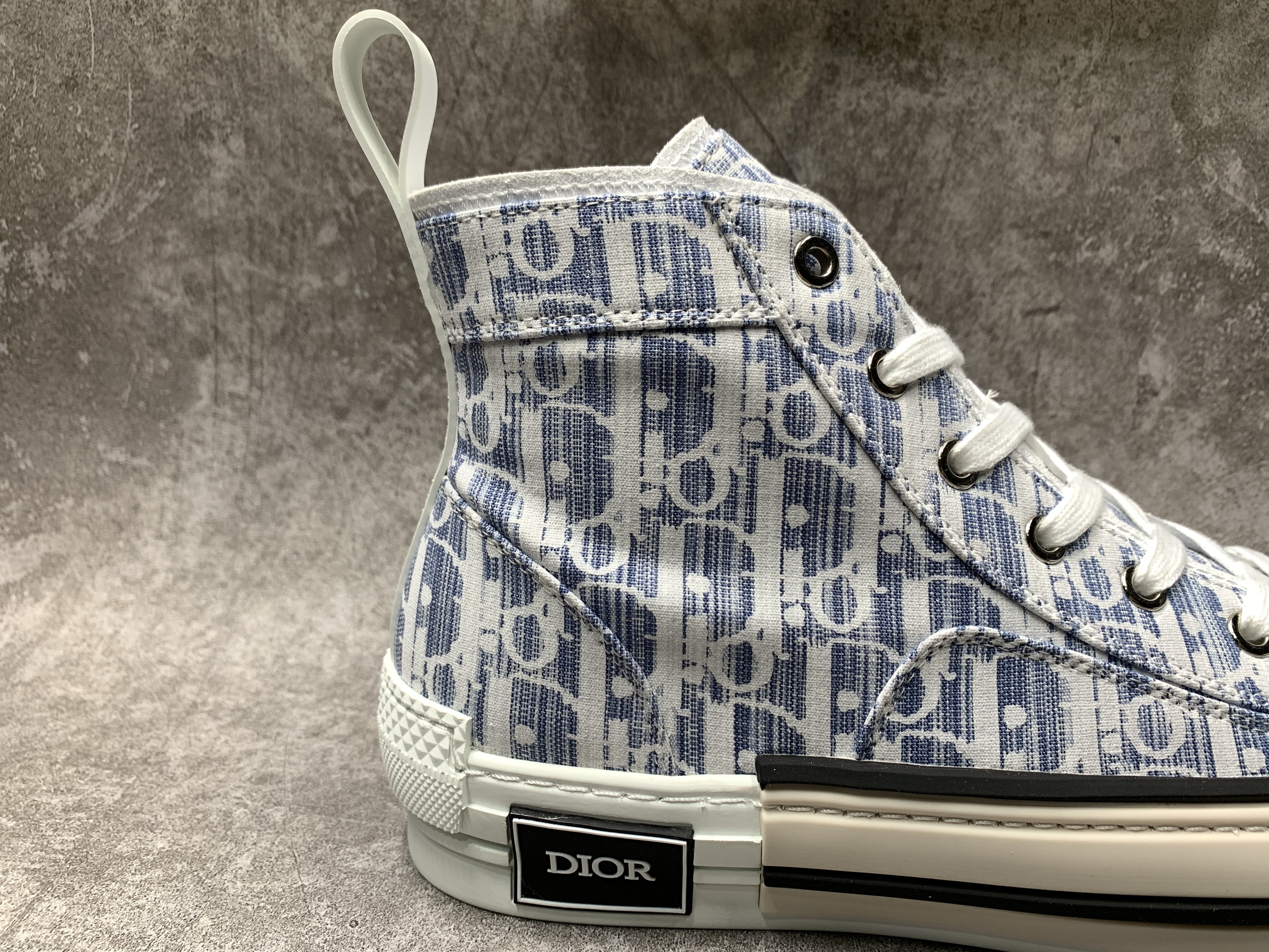 D*or b23 high blue